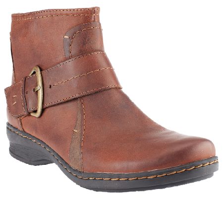 clarks artisan boots