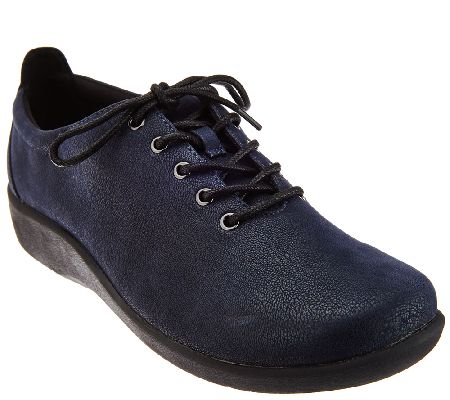 clarks cloudsteppers lace up