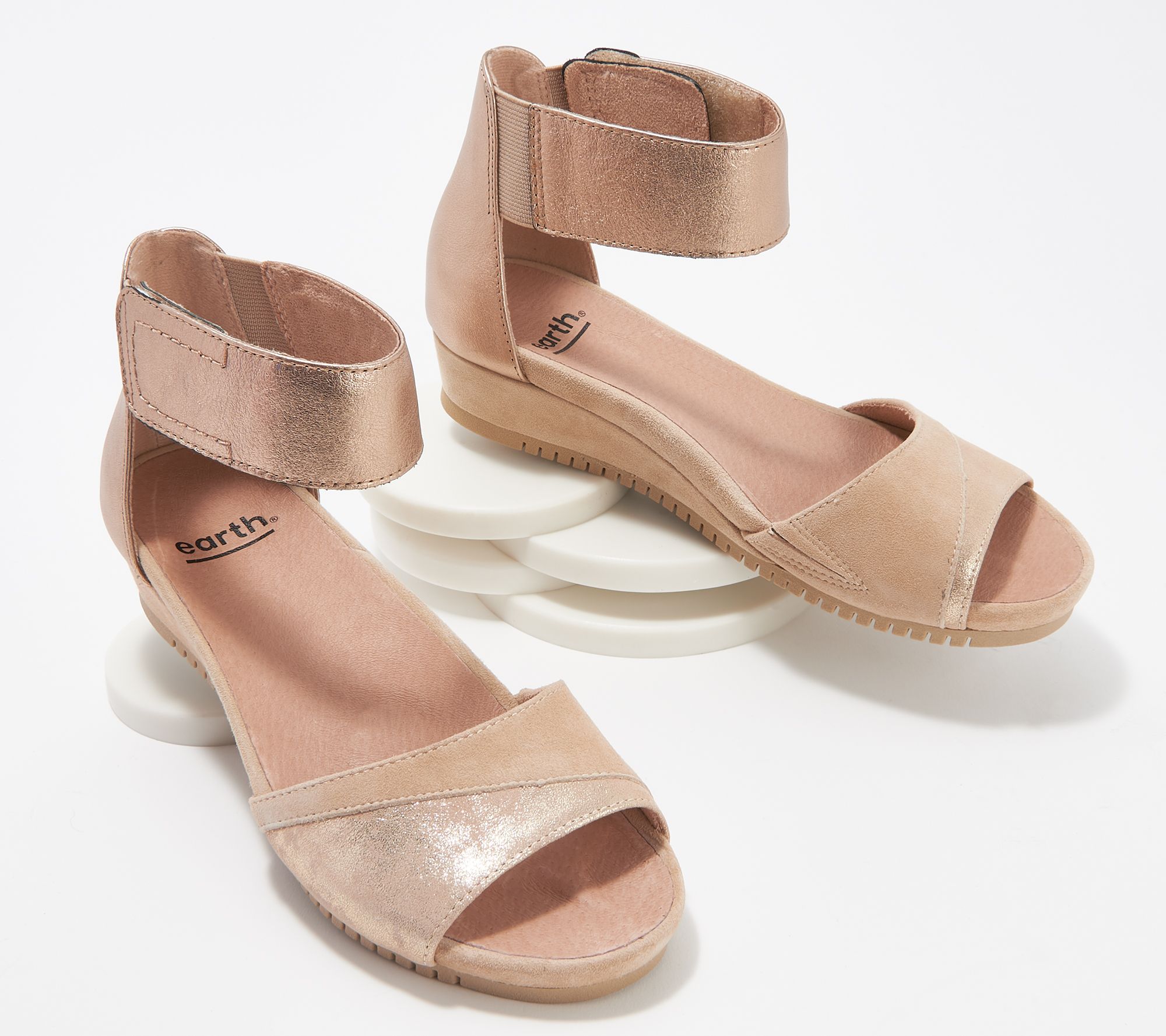 Earth Leather Wedge Sandals - Ficus 
