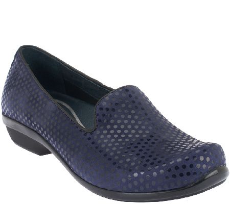 tuxedo flats shoes