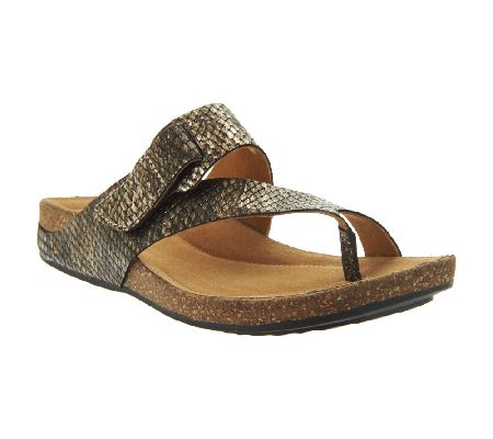 Clarks Artisan Perri Coast Leather Thong Sandals - Page 1 — QVC.com