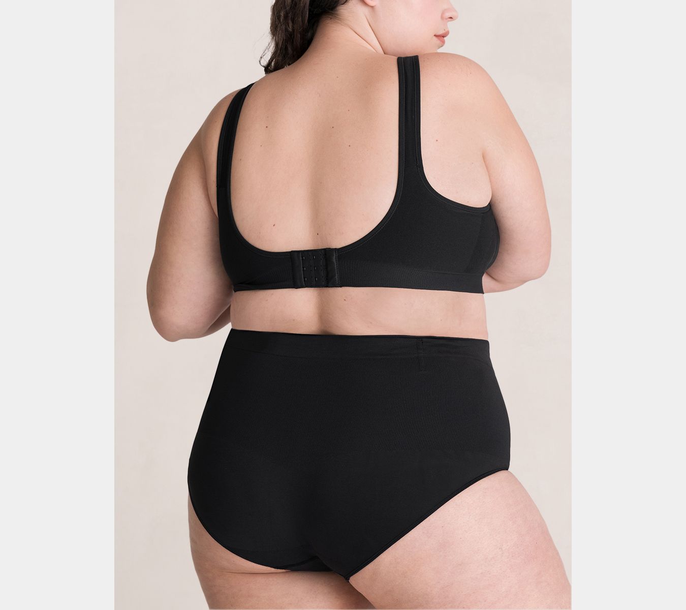 Shapermint Essentials Mid-Waisted Smoothing Shaper Panty 