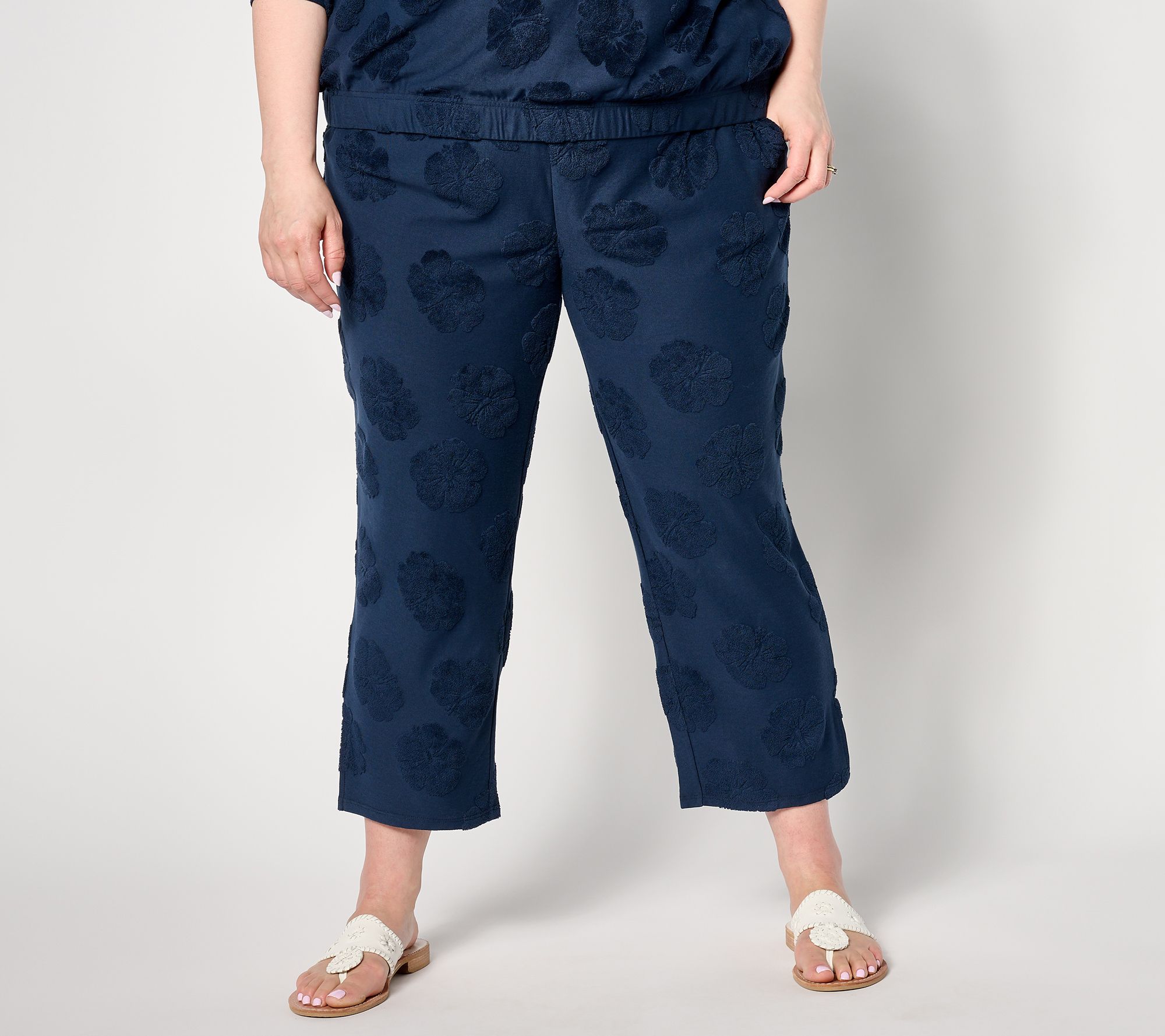 AnyBody Petite Jacquard French Terry Cropped Pant