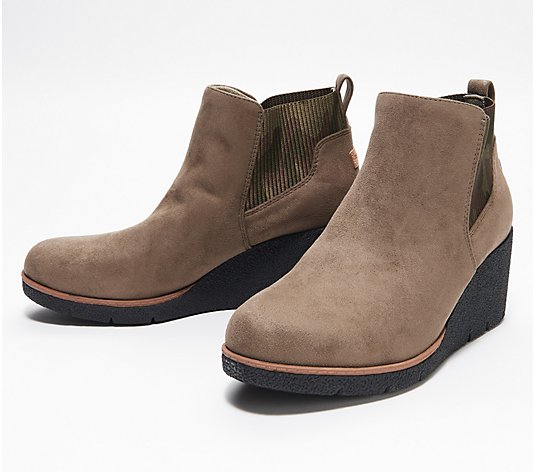 Dr. Scholl's Wedge Chelsea Boots - Lean In