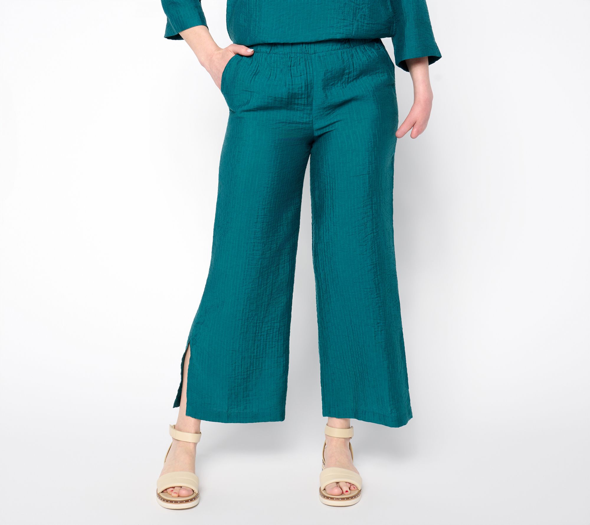 LOGO by Lori Goldstein Petite Textured Woven Cropped Pants