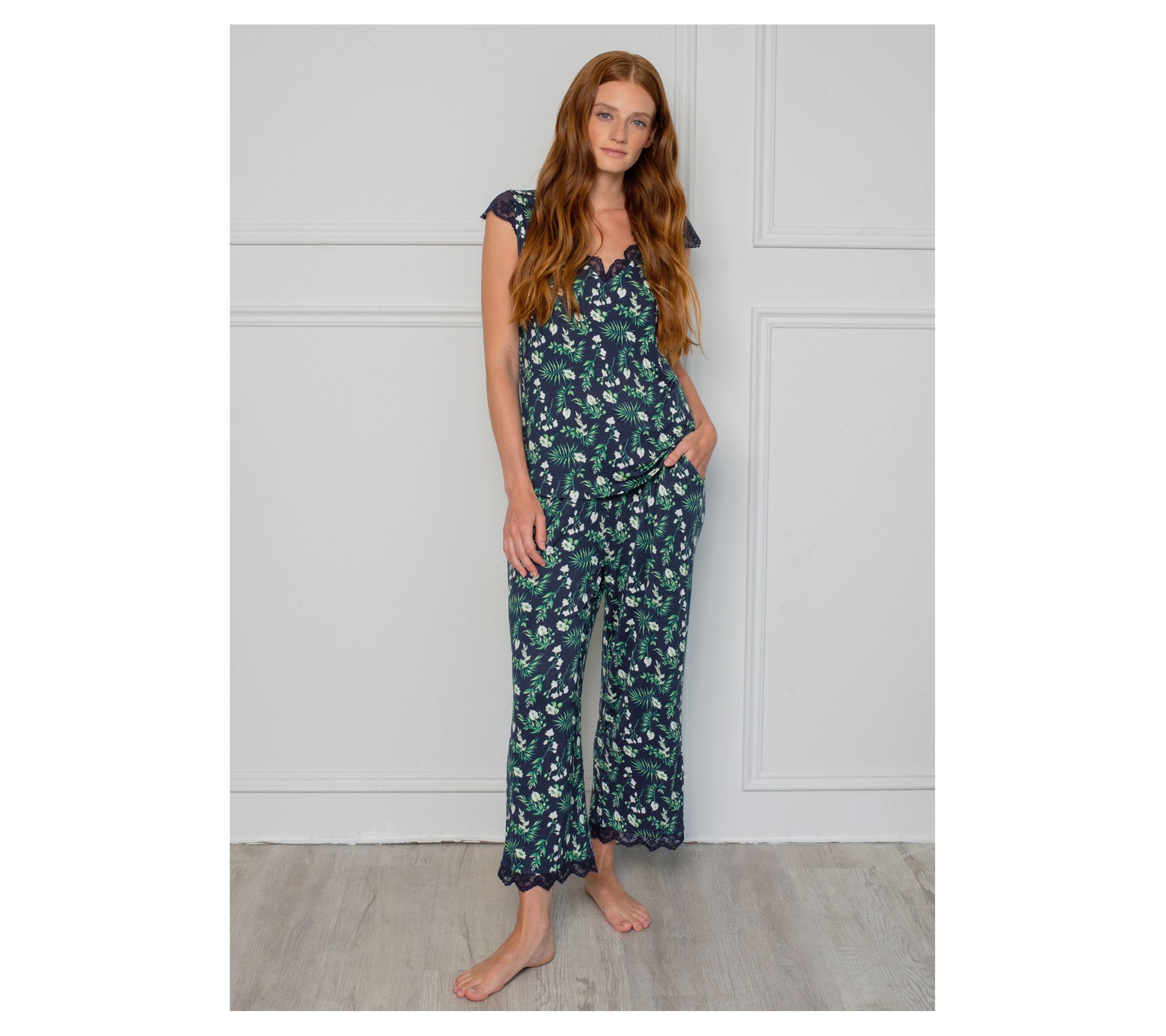 LATTELOVE Lace Trim Top & Cropped Pant Lounge Set