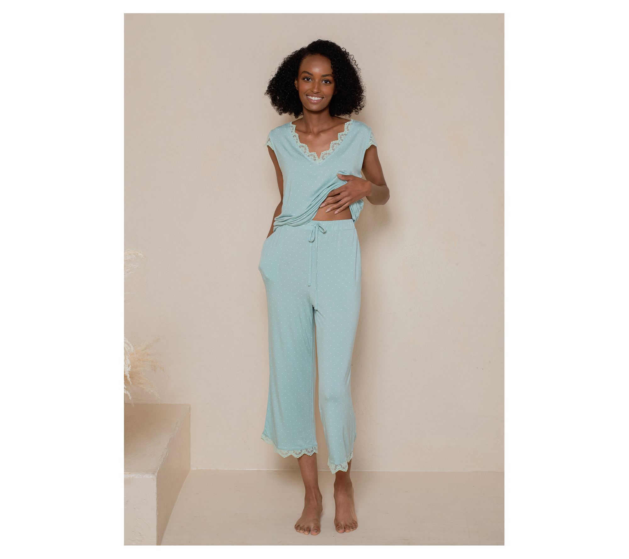 LATTELOVE Lace Trim Top & Cropped Pant Lounge Set