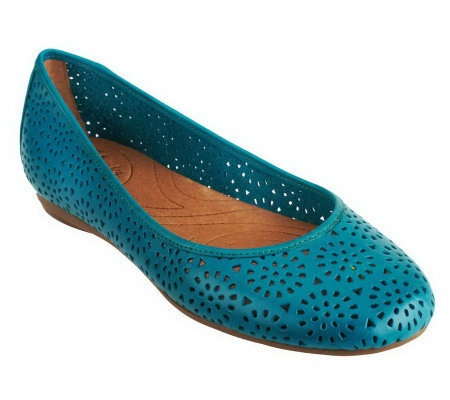 Clarks Indigo Plush Bea Leather Ballet Flats with Cut-out Detail - Page ...