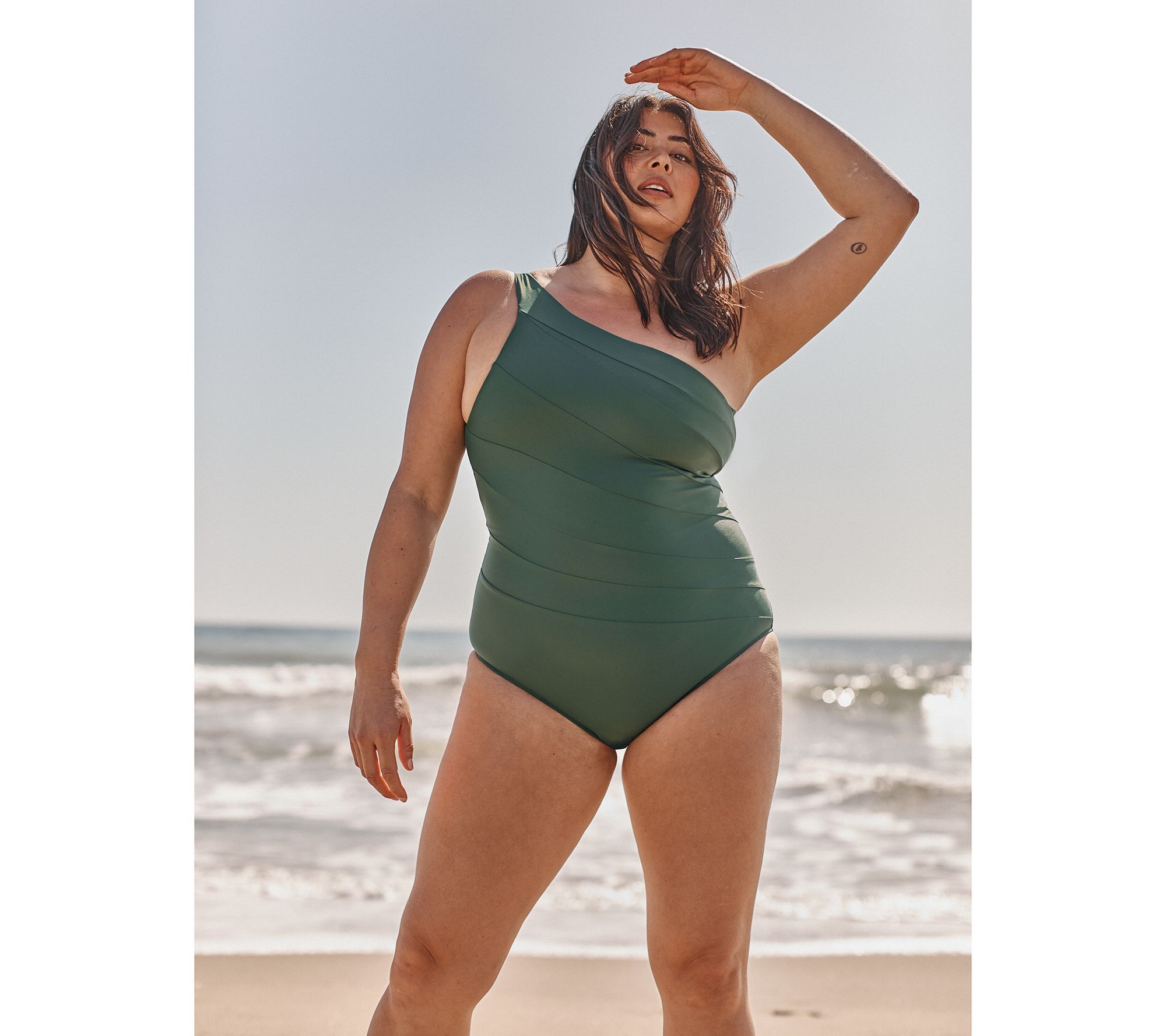 Summersalt Plus-Size Swim: A Bathing Suit Review - The Mom Edit
