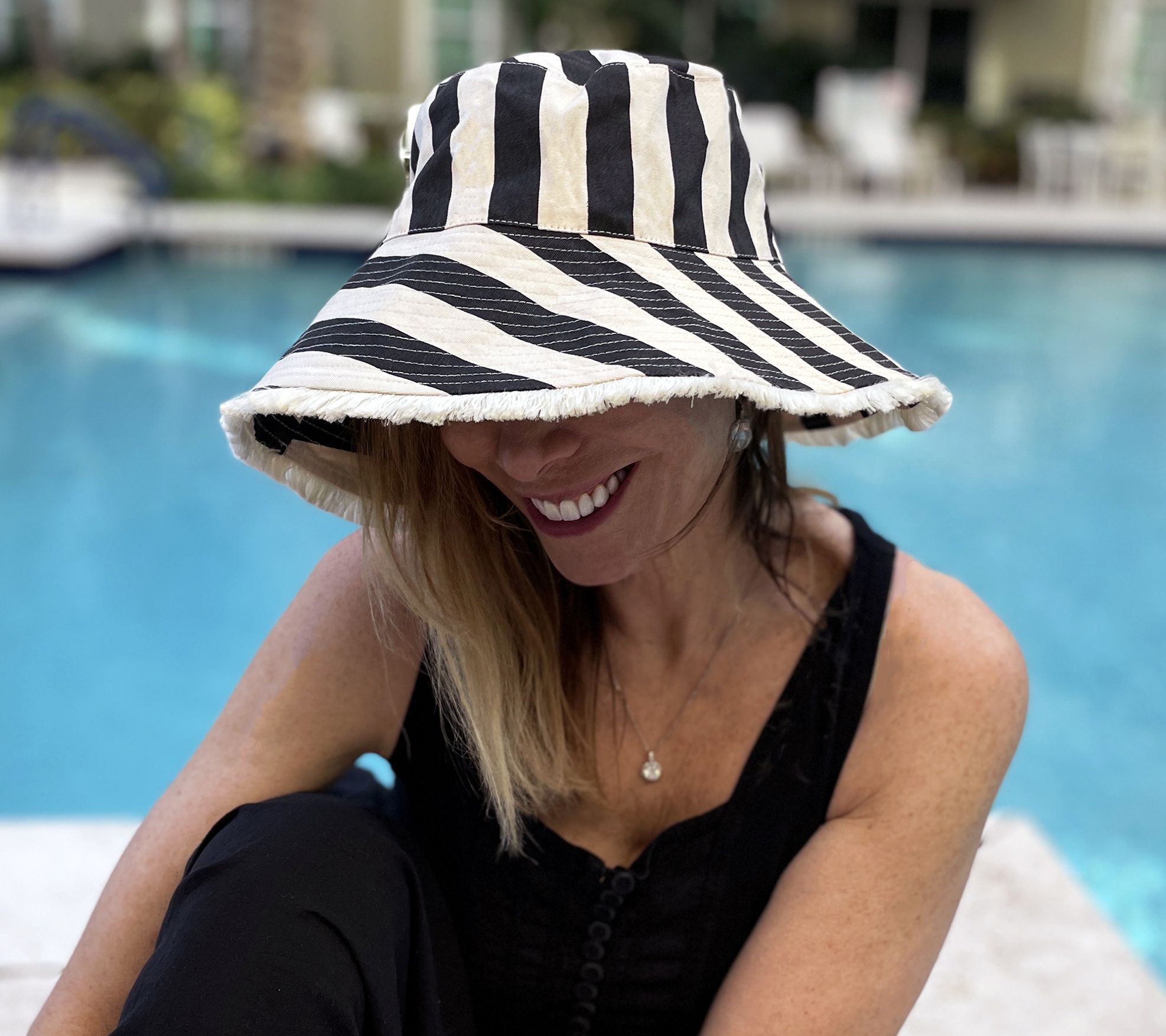 Pool Hats for Women Sun Protection Mens and Womens Denim Retro Washed and  Pool Hats for Women Sun Protection, Wine, One Size : : Clothing,  Shoes & Accessories