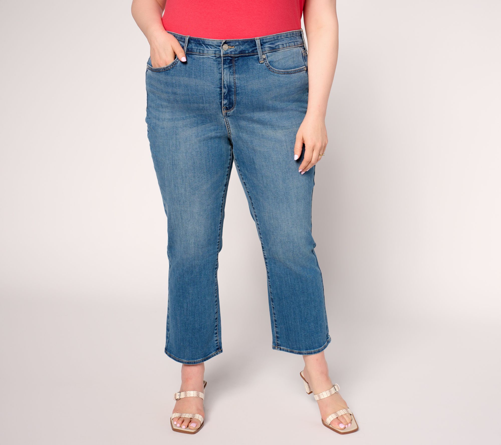 Elleです。 NYDJ Ellison Straight Leg Ankle Jean with Cool Embrace - QVC.com