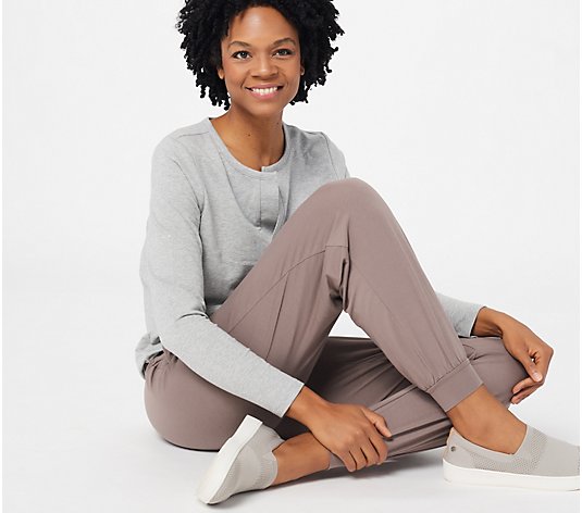 AnyBody Petite Cozy Knit Luxe Jogger Pant