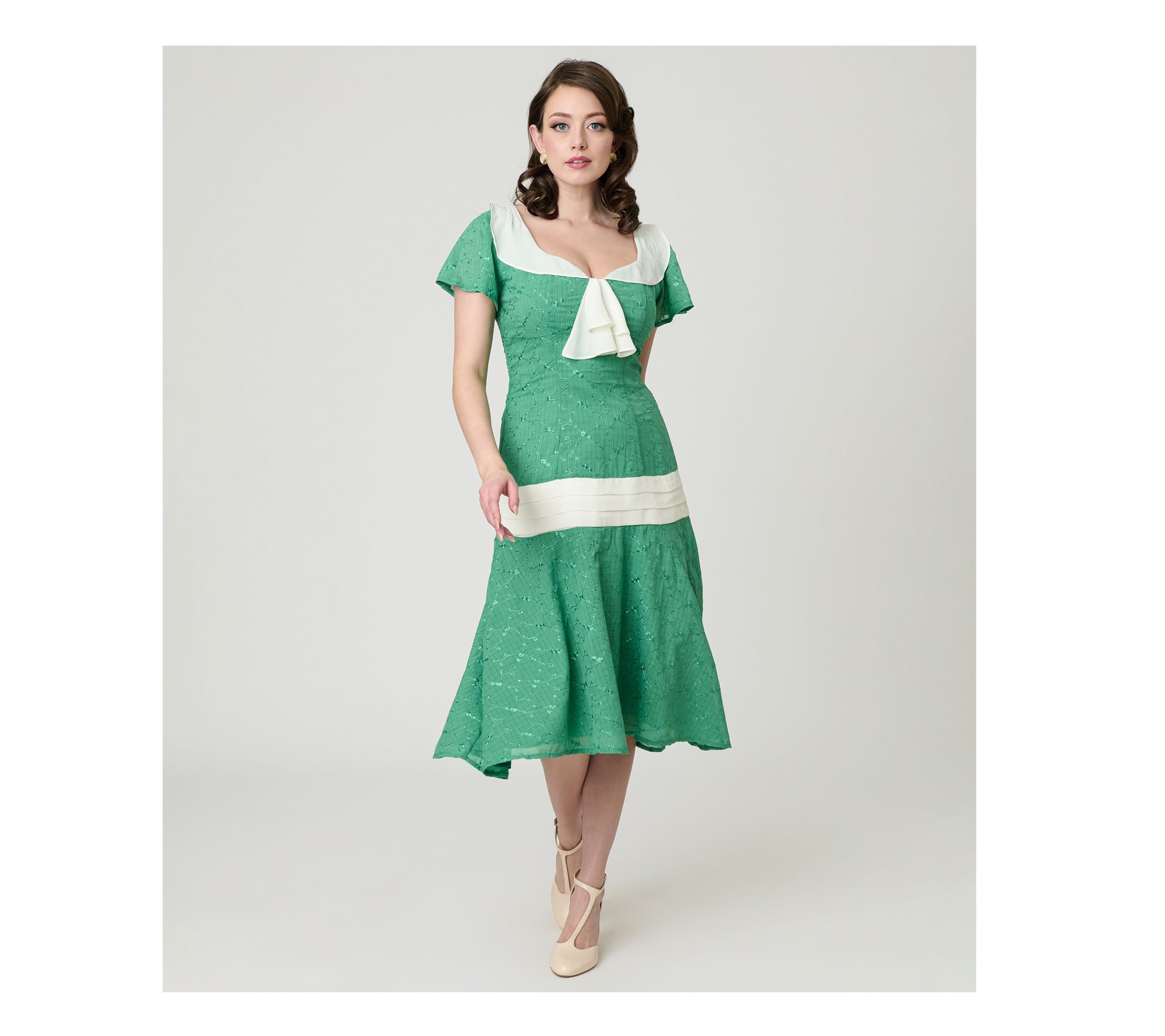Unique Vintage Green w/ Ivory Contrast Wilshi re Dress