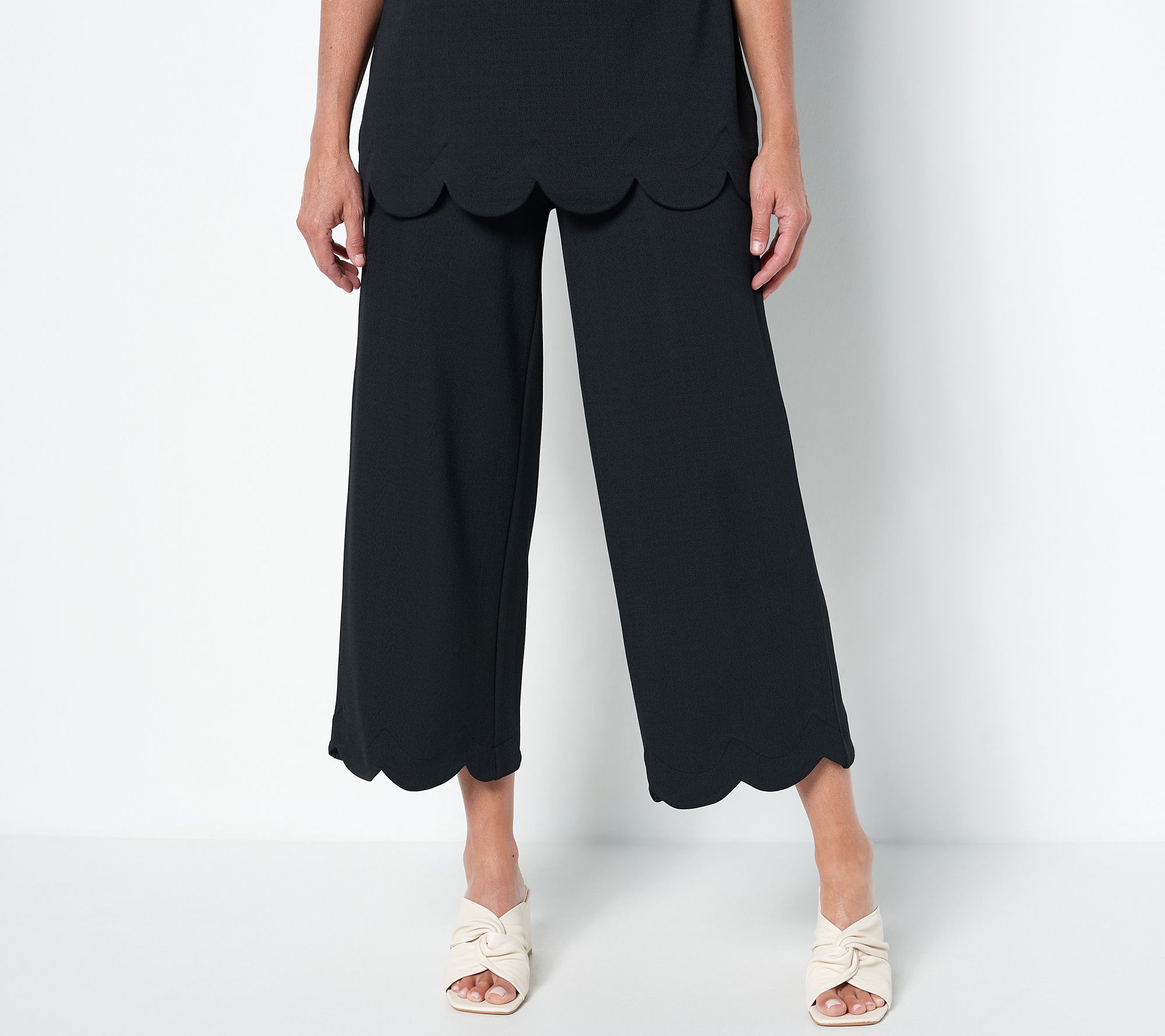 "As Is" Isaac Mizrahi Live! Petite Pebble Knit Wide Leg Pant w/Scallop