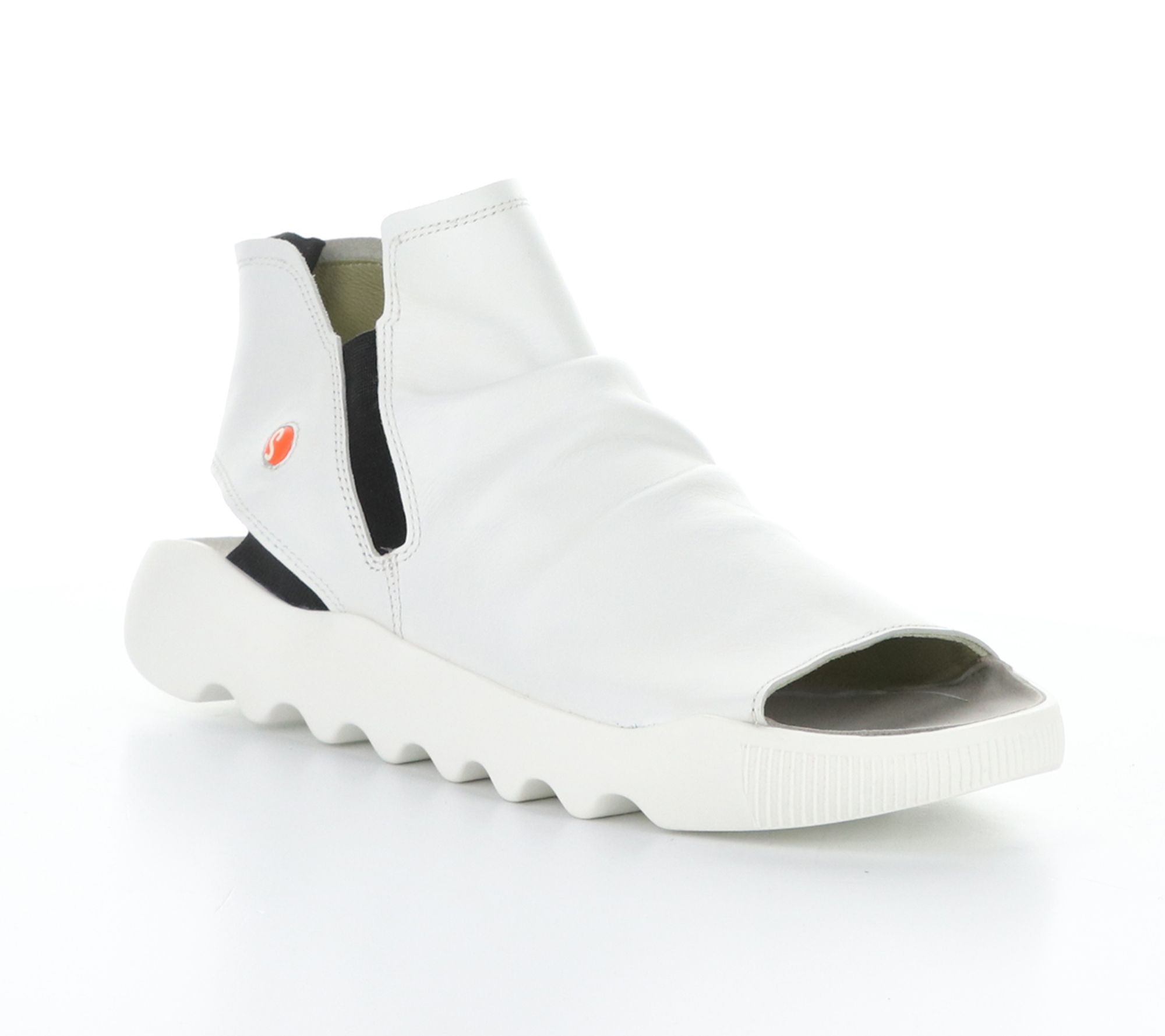 Softino's Smooth Leather Side Zip Shoe