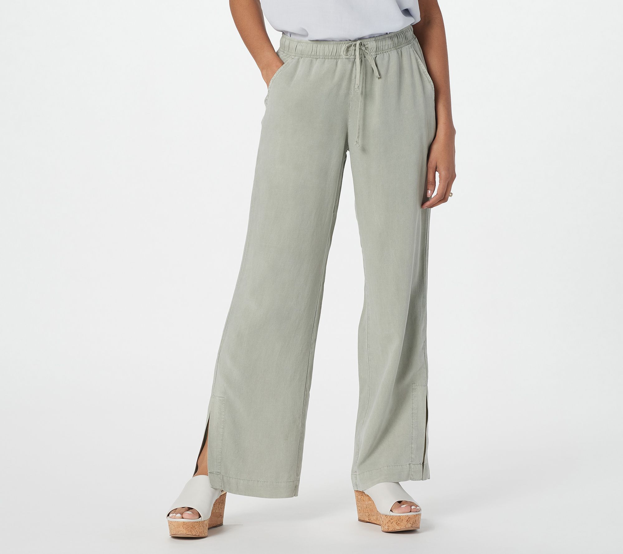 Wide leg pants with side clearance slits