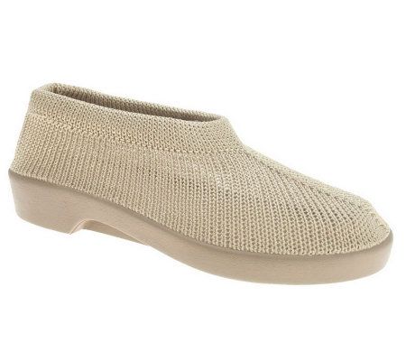 Spring Step Style Tender Slip-Ons