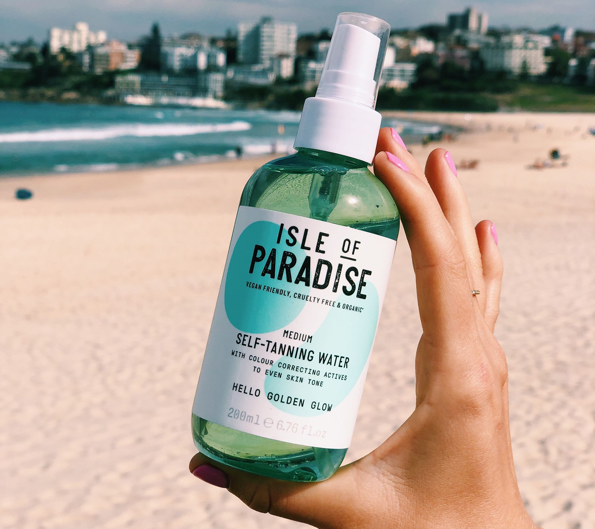 Isle of Paradise Launched a New Self-Tanning Oil Mist