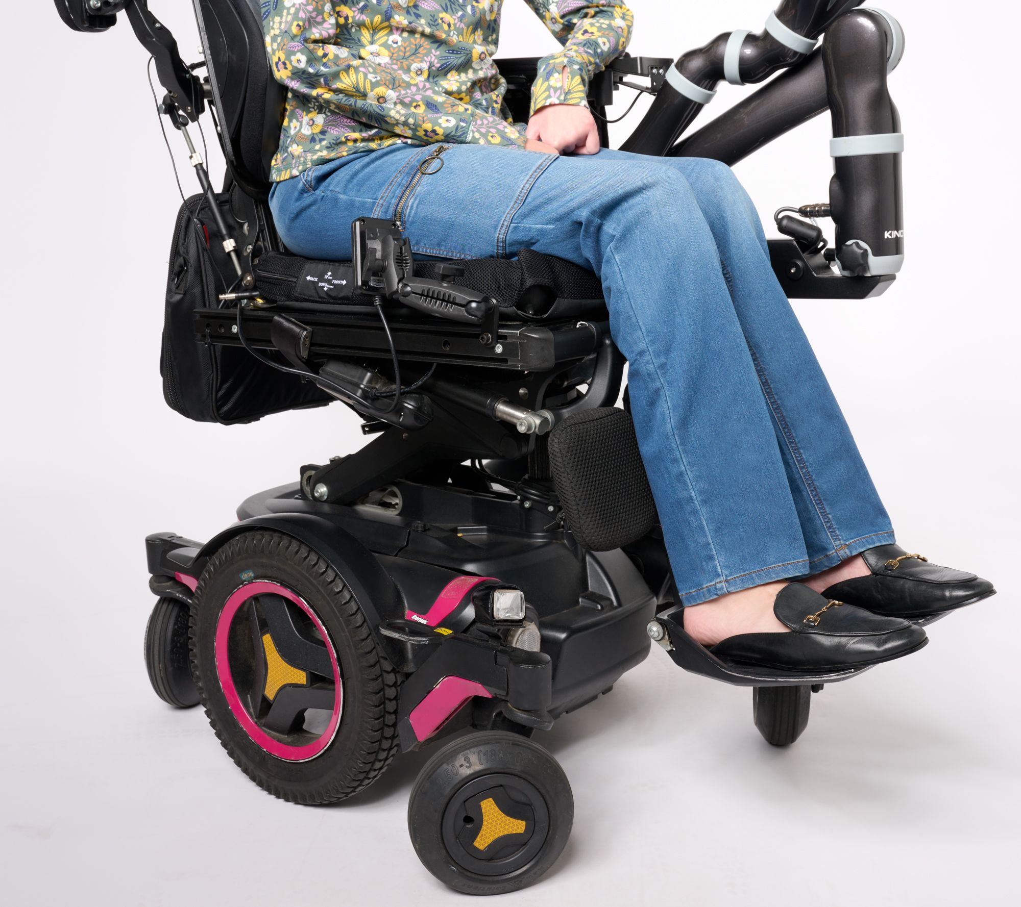 Denim & Co. Adaptive Comfy Knit Patch Pocket Wheelchair Jean
