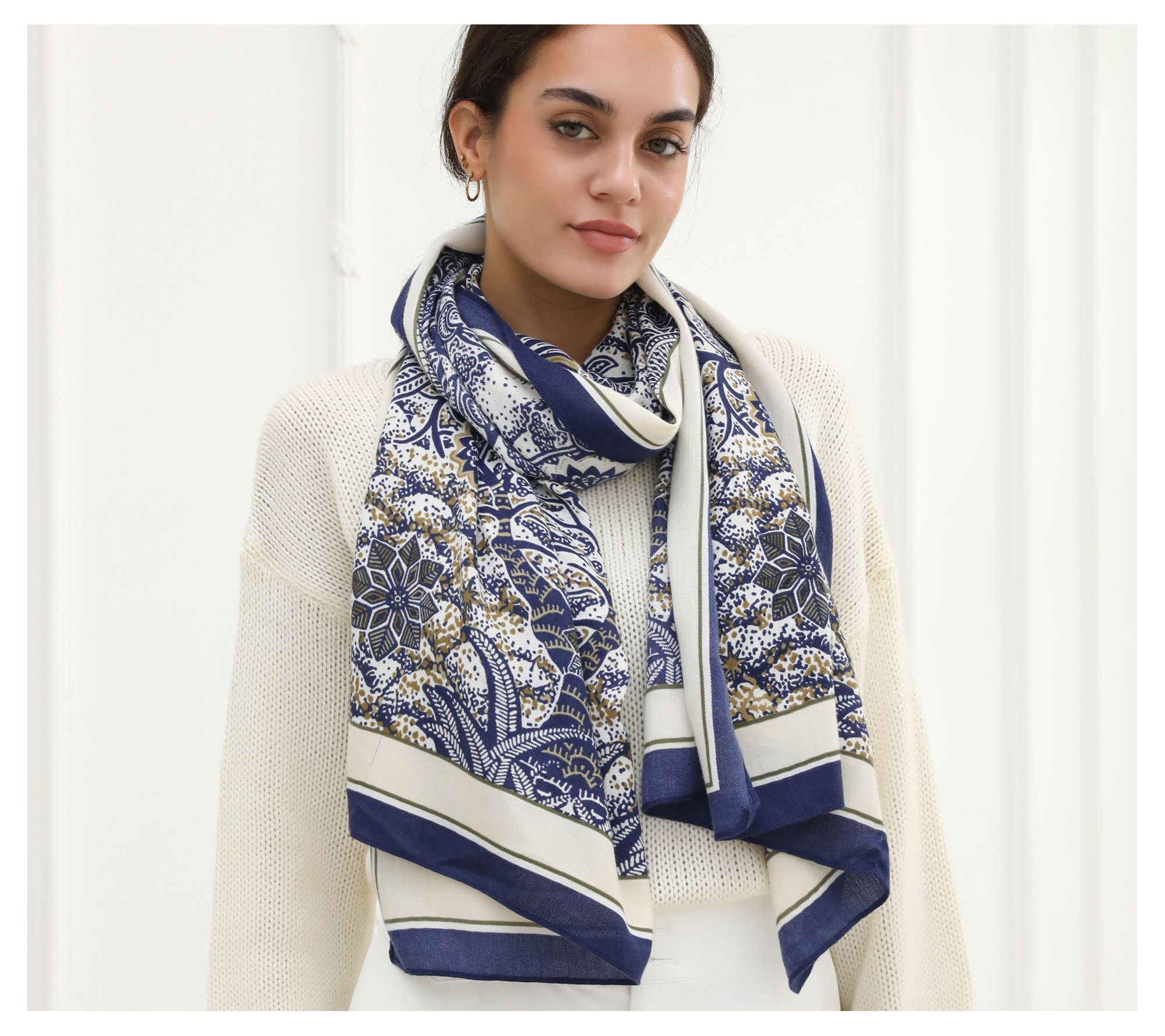 Y’s Sleeve-Through Scarf Youzey The Kate 25