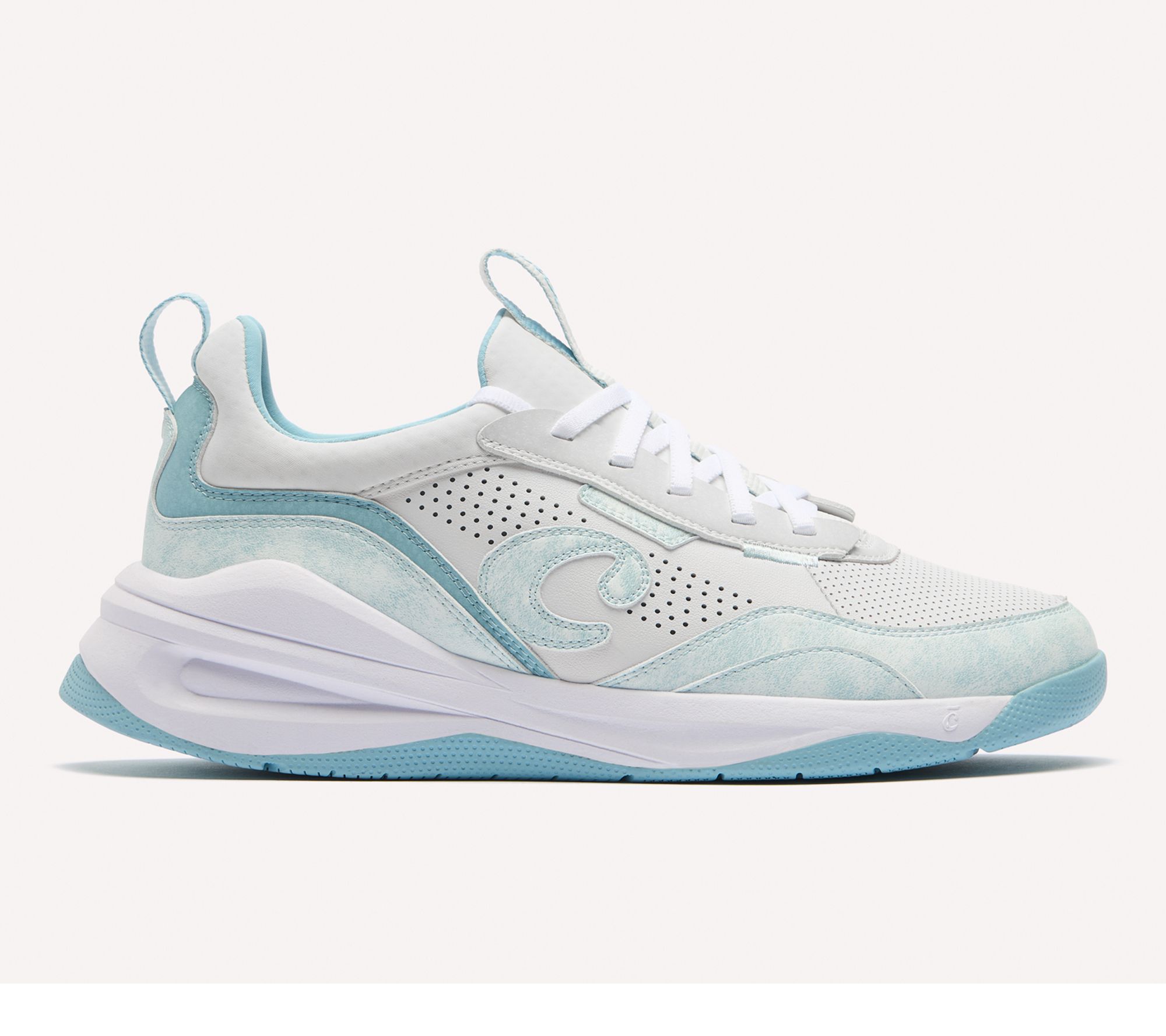 Clove Men's Retro-Inspired Walking Sneaker - Strada