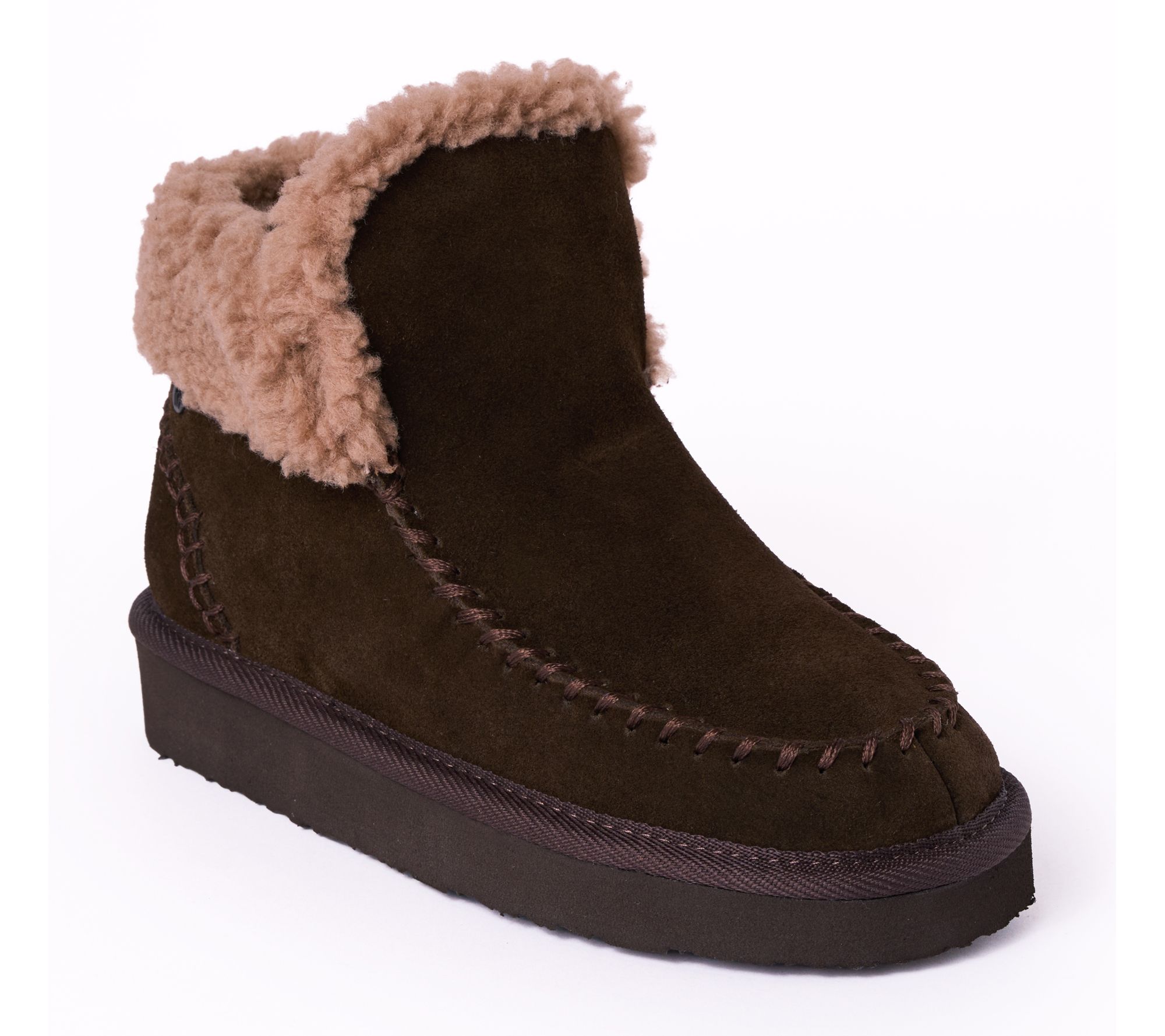 Minnetonka Women's Chandra Suede Berber Lined Ankle Boots