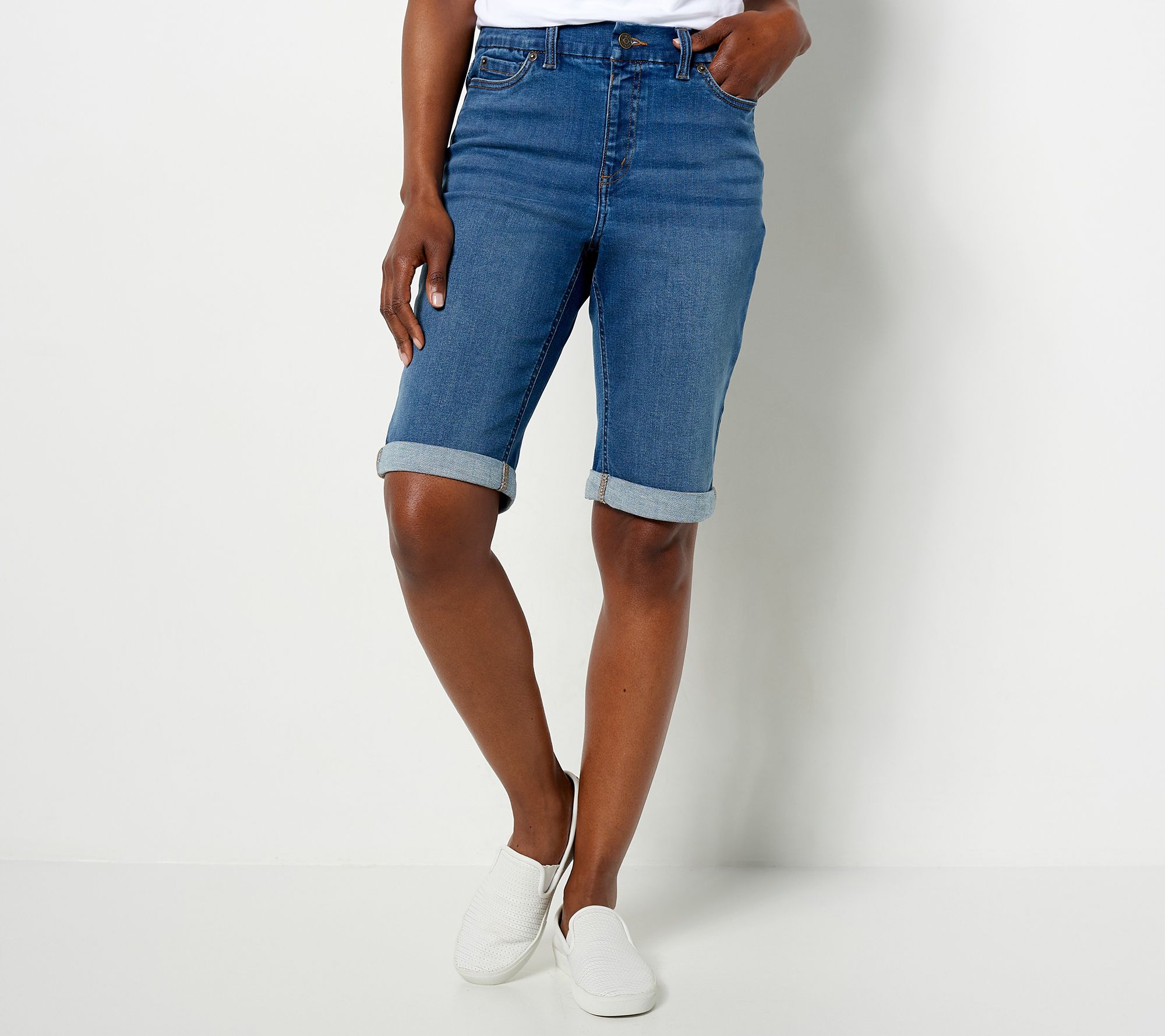 【送料&関税込】ChloAC Denim Bermuda Shorts a499646_cy7.102