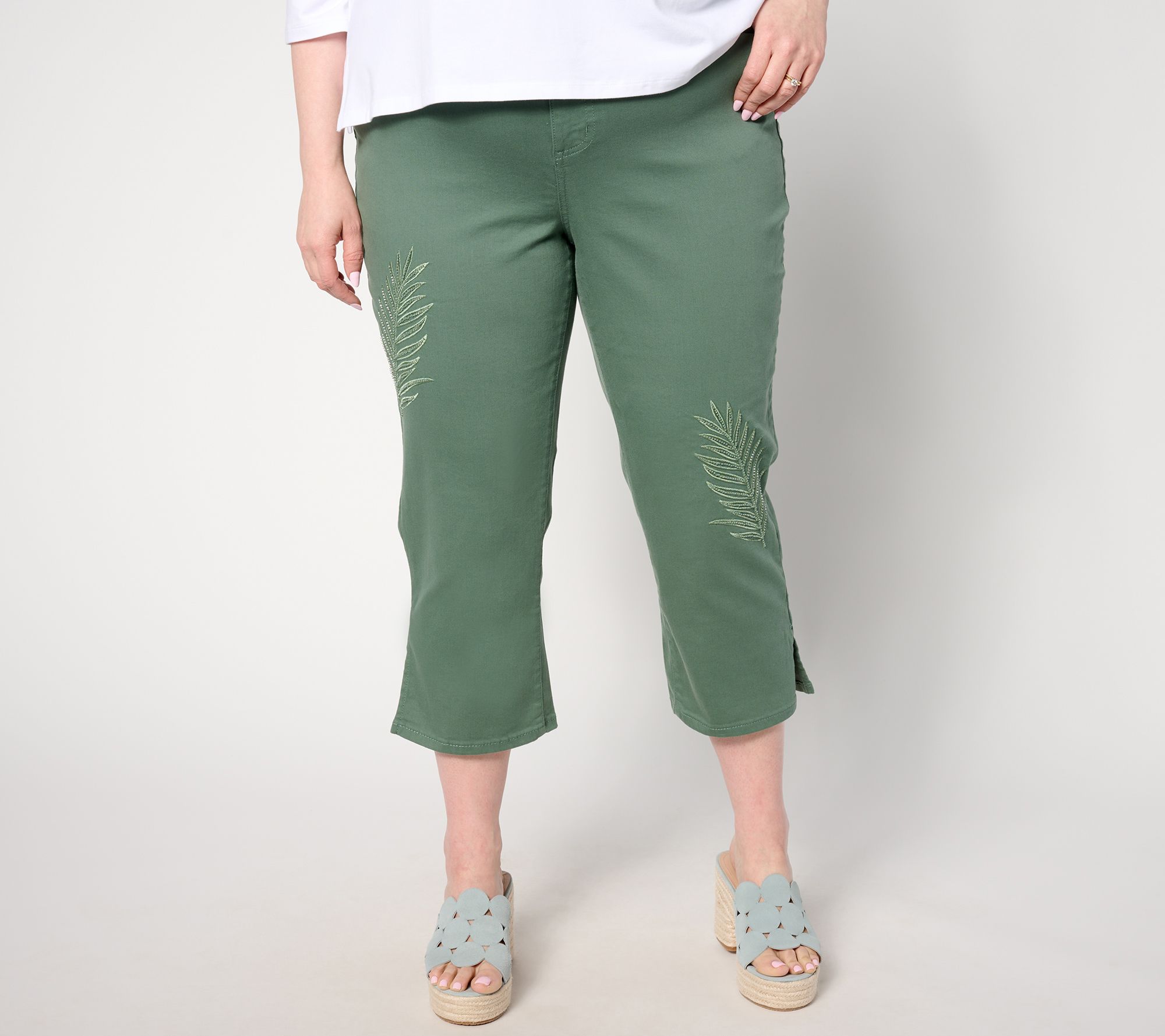 "As Is" Susan Graver Petite Cropped Straight Leg Embellish Jean