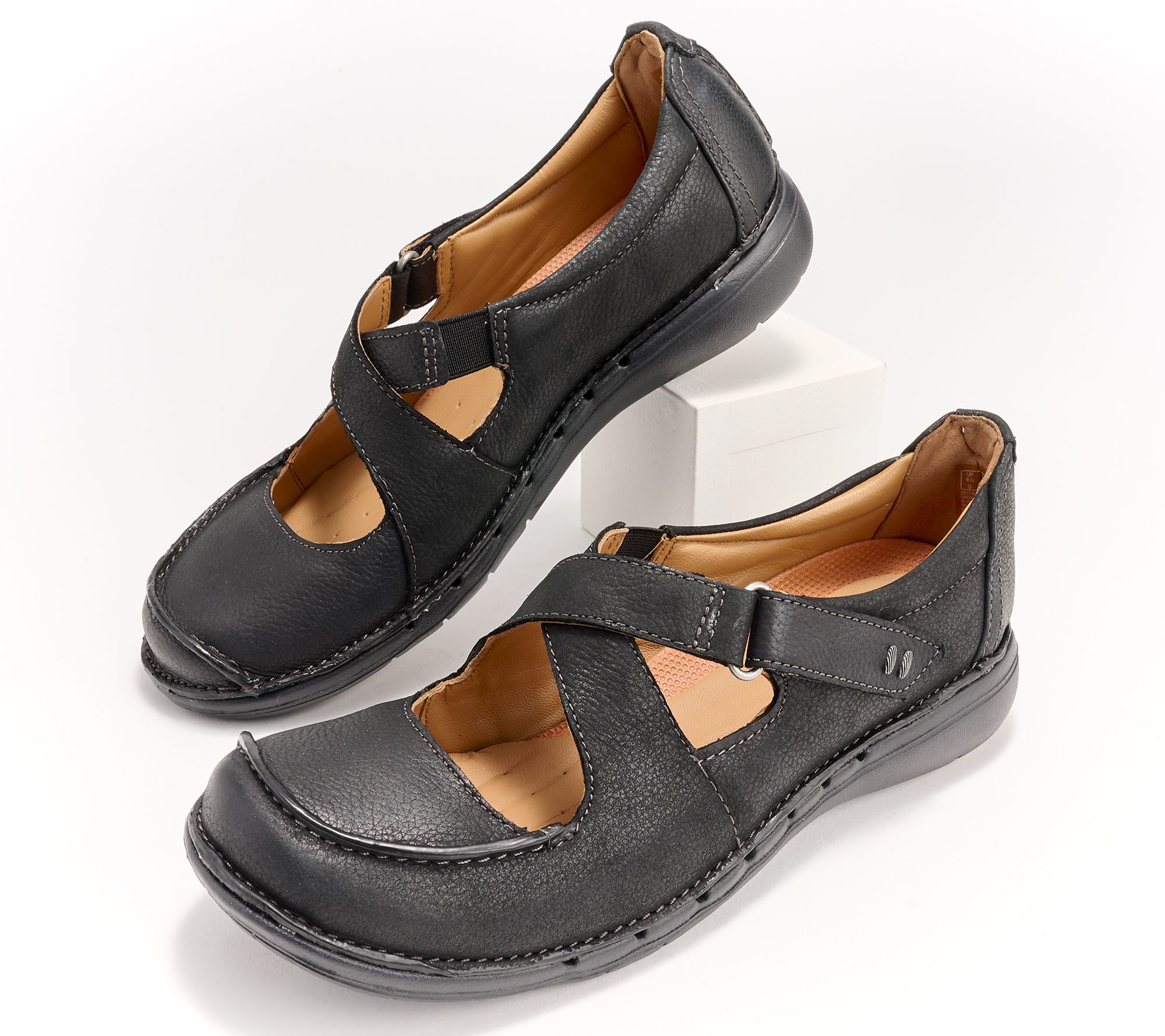 Clarks, Shoes, Clarks Artisan Flower Brown Leather Womens Flip Flops Size  75 M