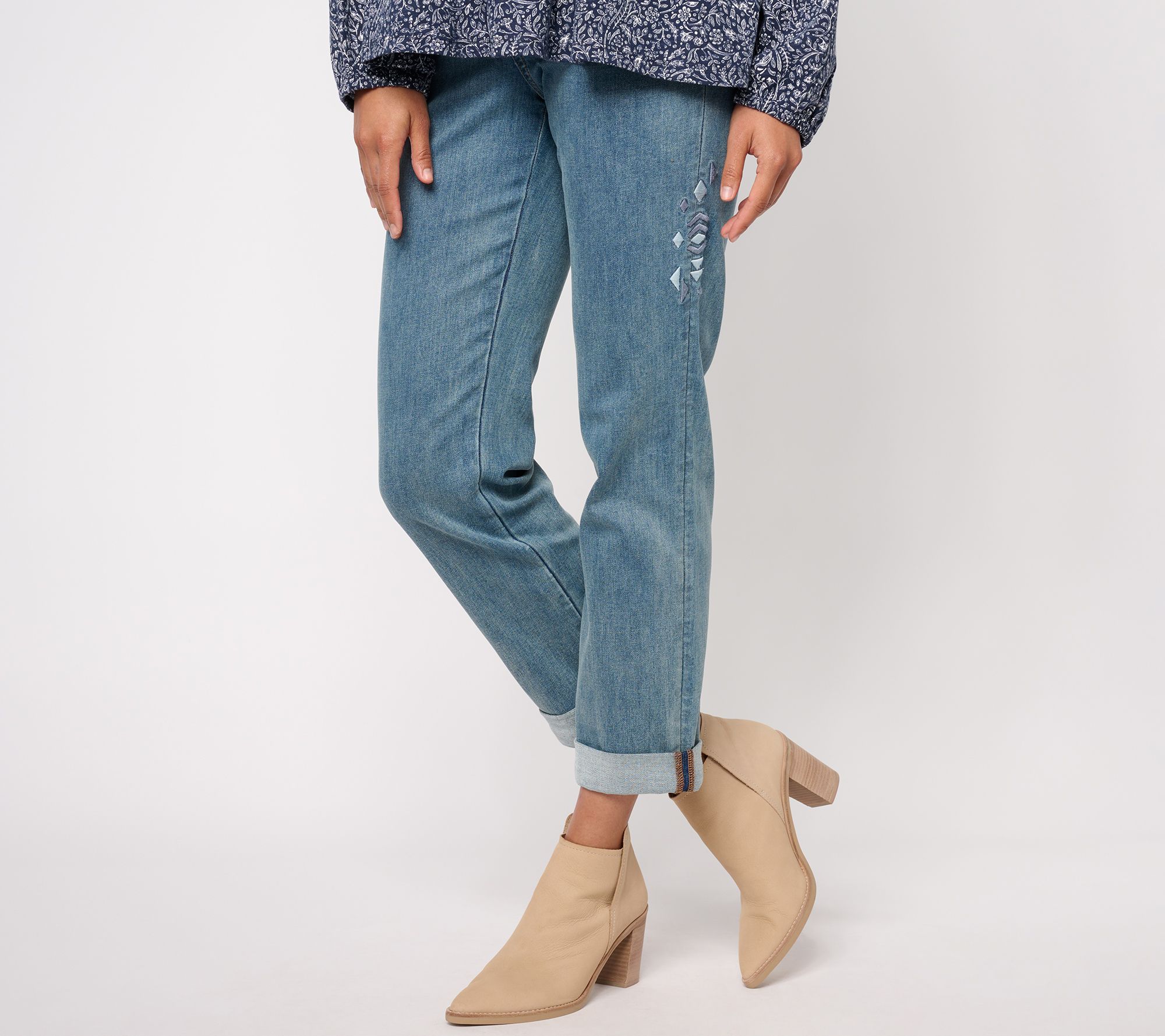 "As Is" Canyon Retreat Easy Stretch Geo Embroidered Straight Jean