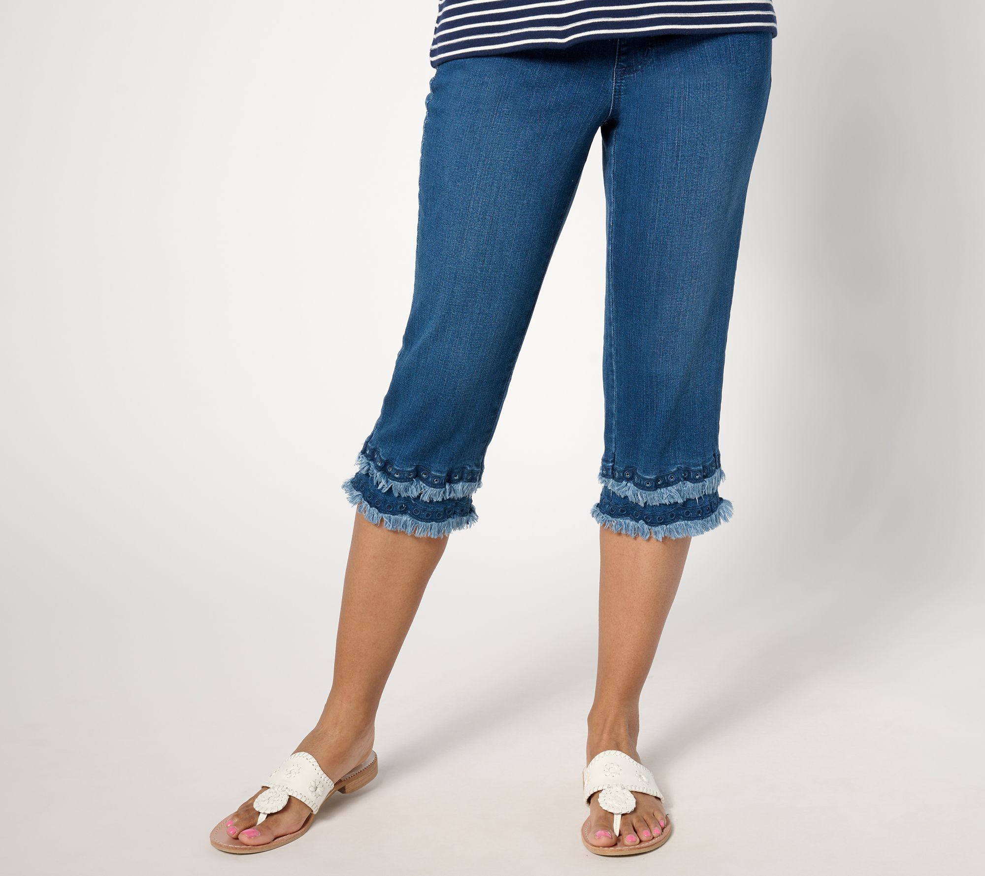 Belle by Kim Gravel Petite TripleLuxe Eyelet Frayed Scallop Capri