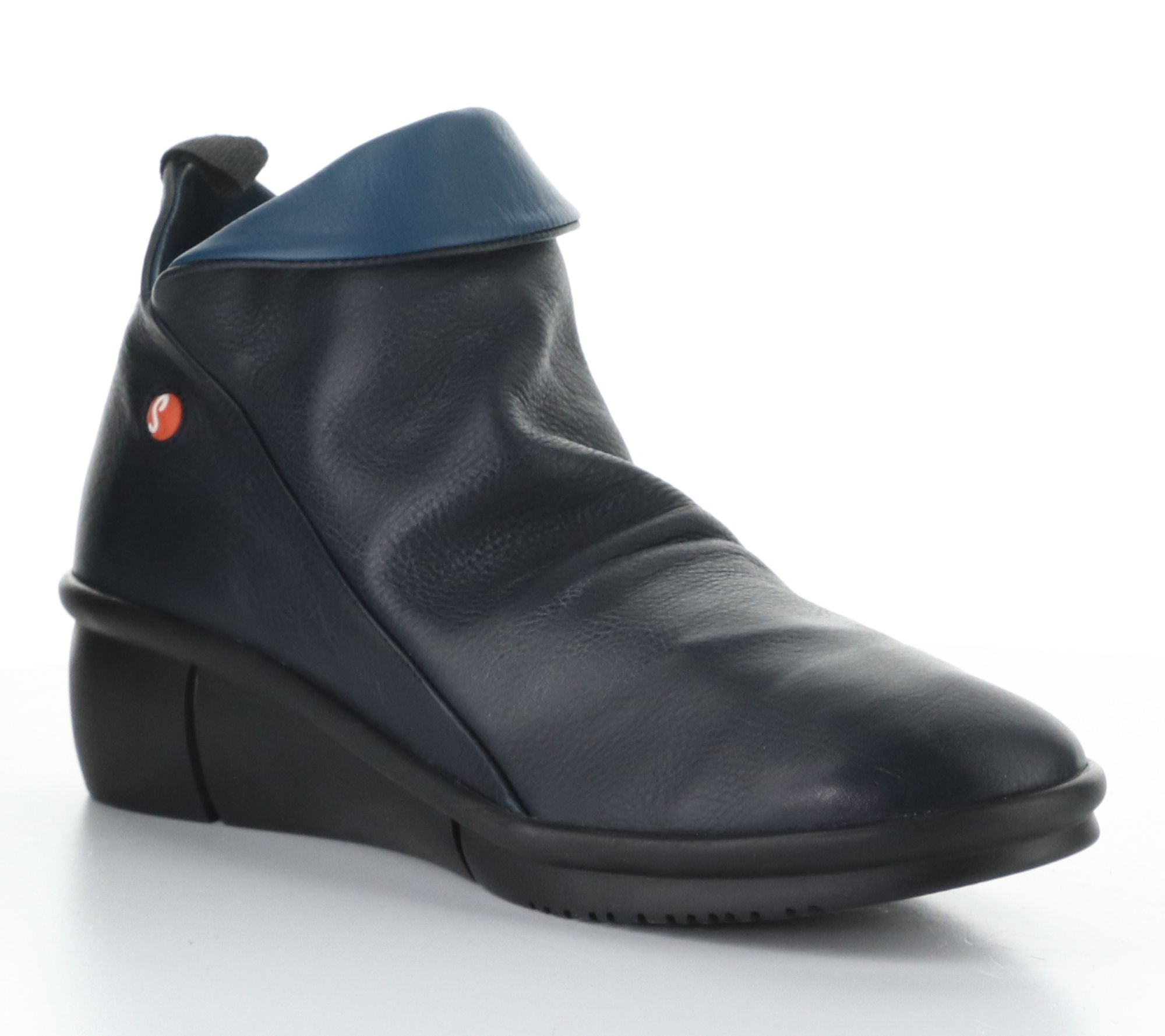 Softino'S Smooth Leather Side Zip Ankle Boot