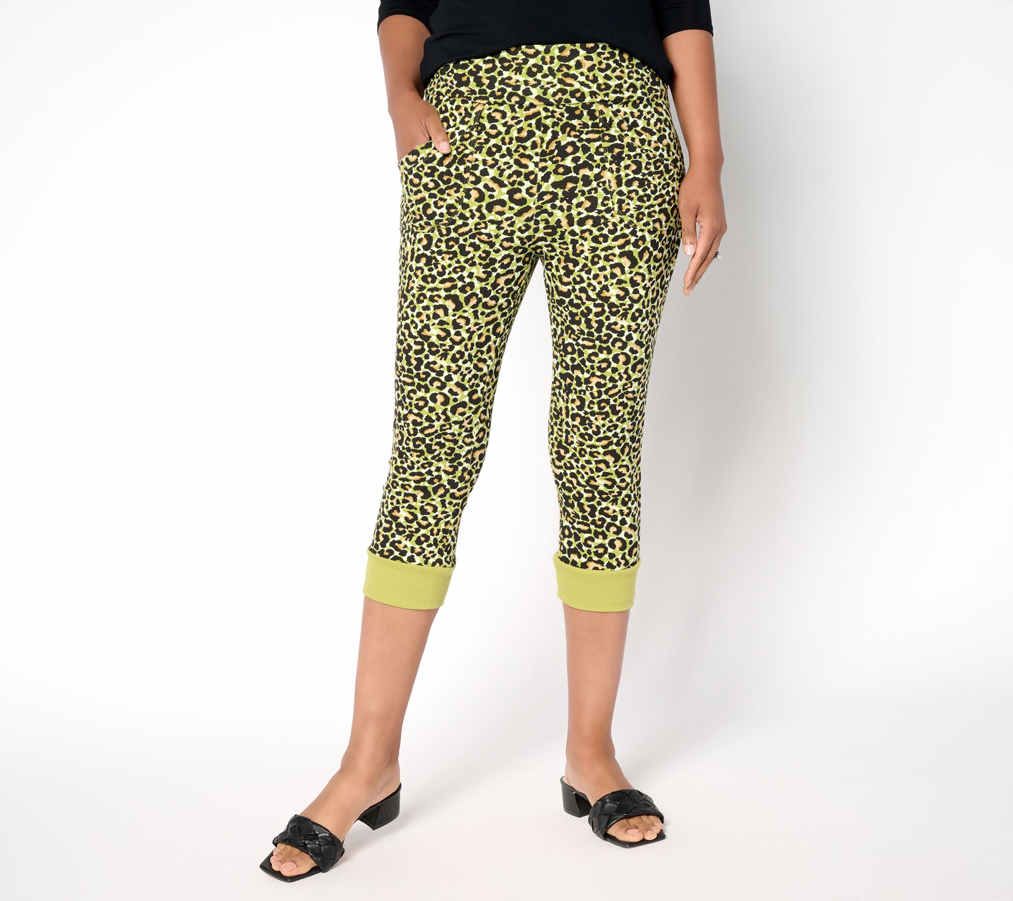 LOGO by Lori Goldstein Knit Capri Pants