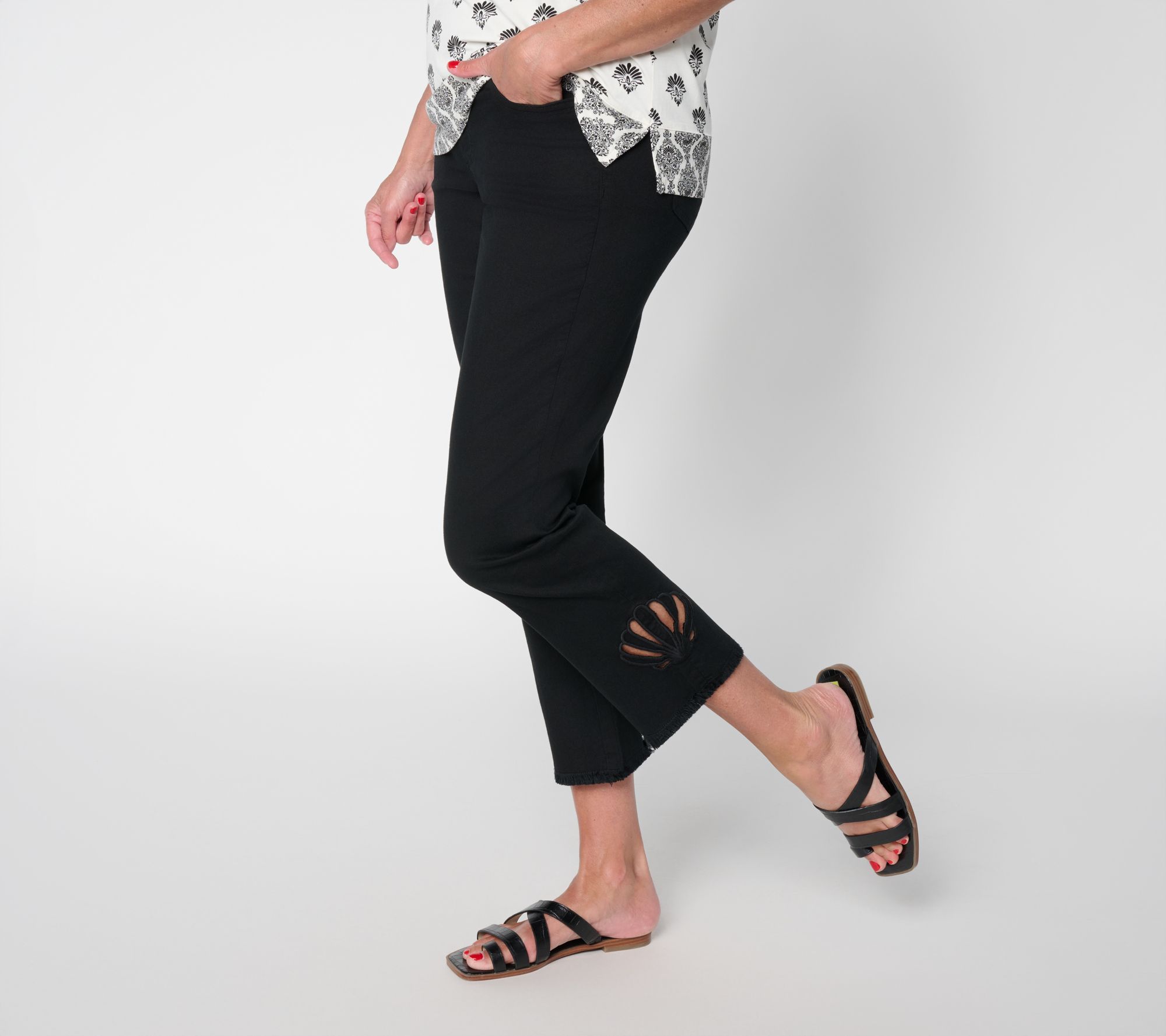 Belle by Kim Gravel Petite TripleLuxe Twill Seashell Cropped Jean