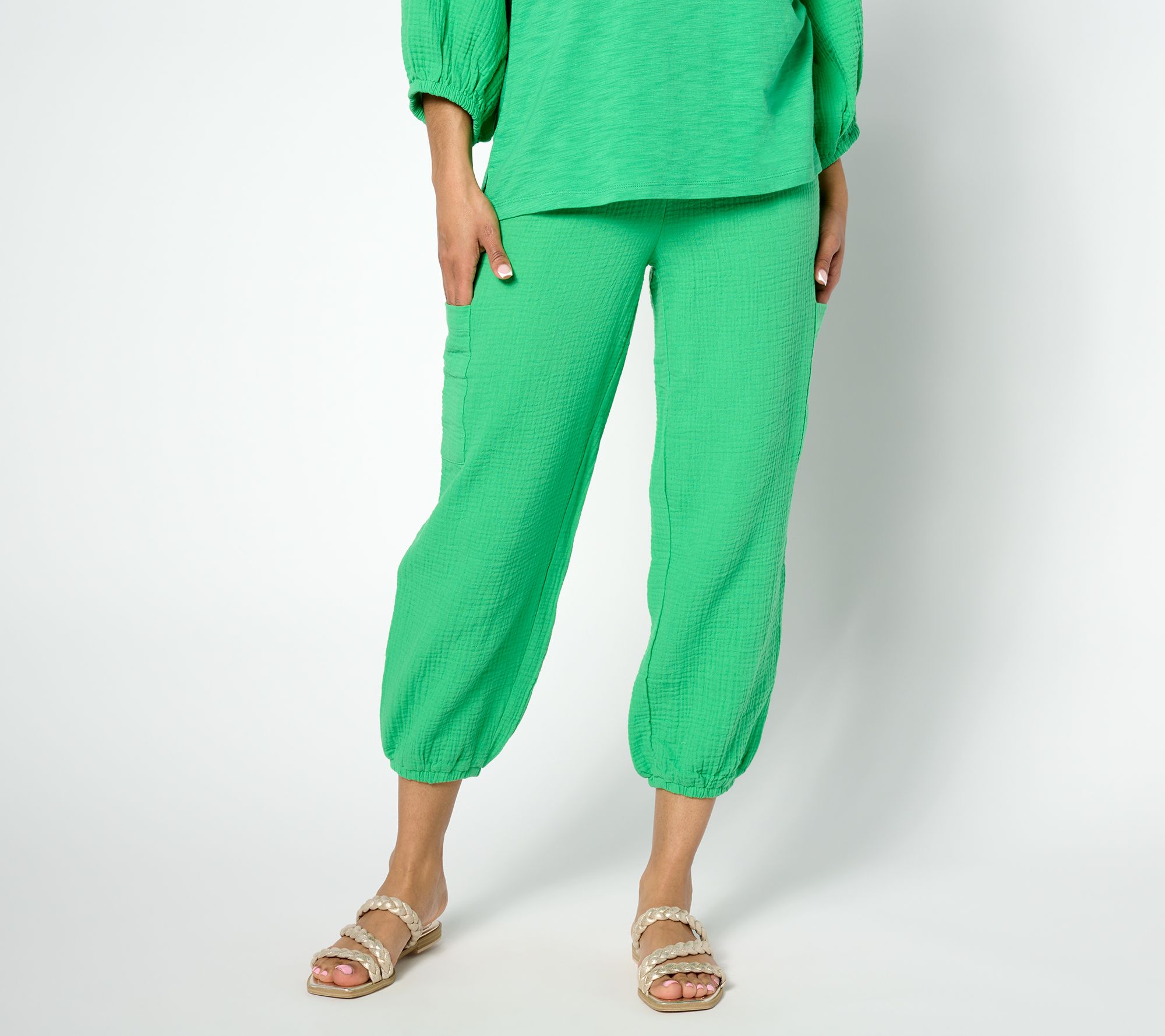 Belle Beach by Kim Gravel Petite Gauze Utility Cropped Jogger