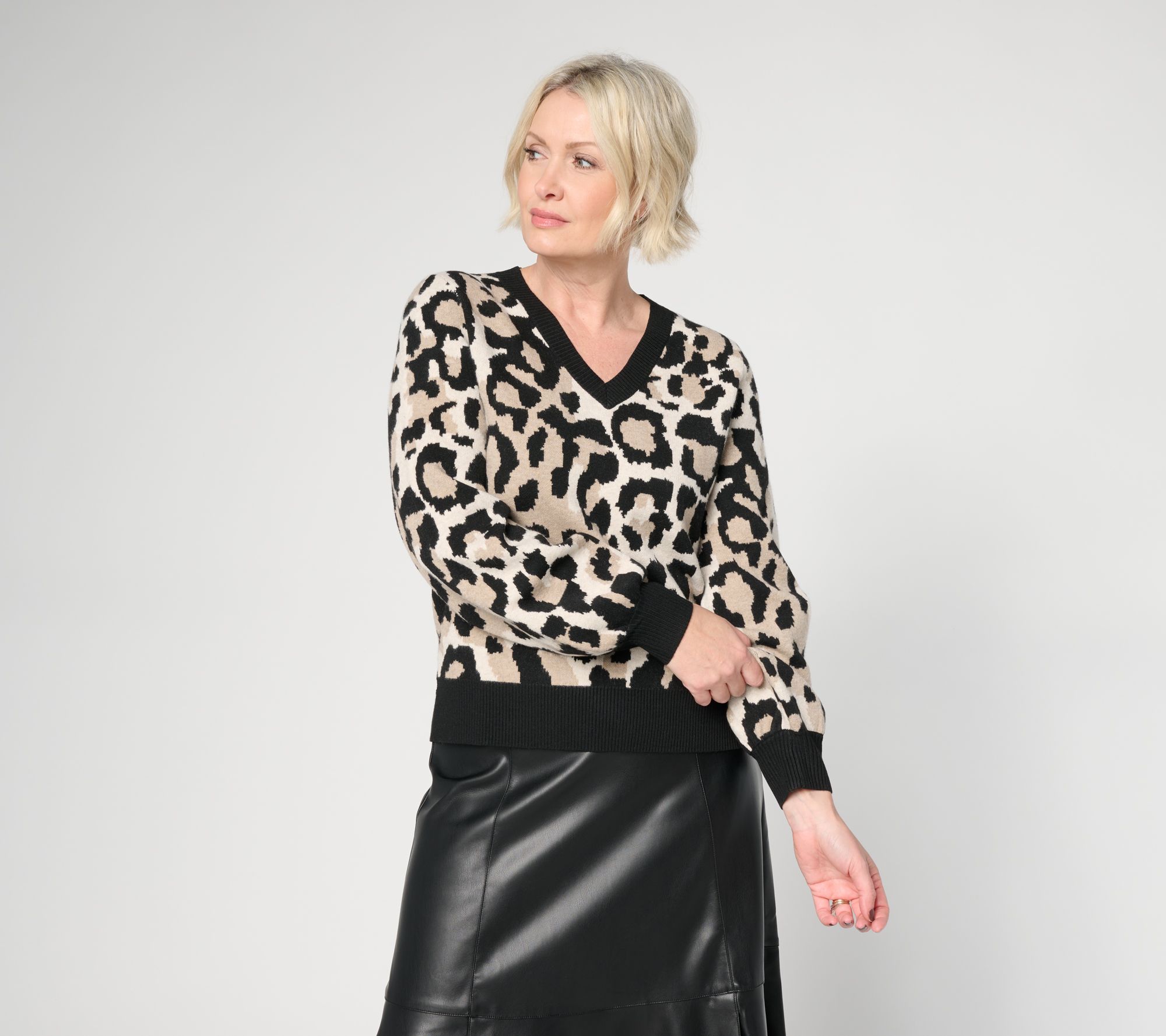 Off Duty V-Neck Animal Print Jacquard Sweater
