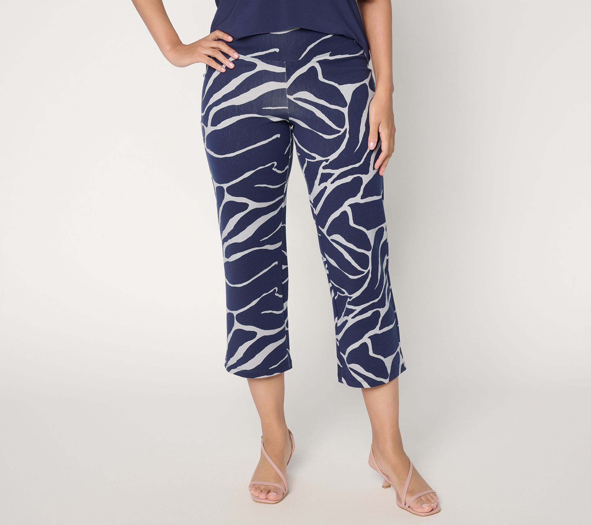 "As Is" Women with Control Petite Printed Knit Crop Chic Contour Pant