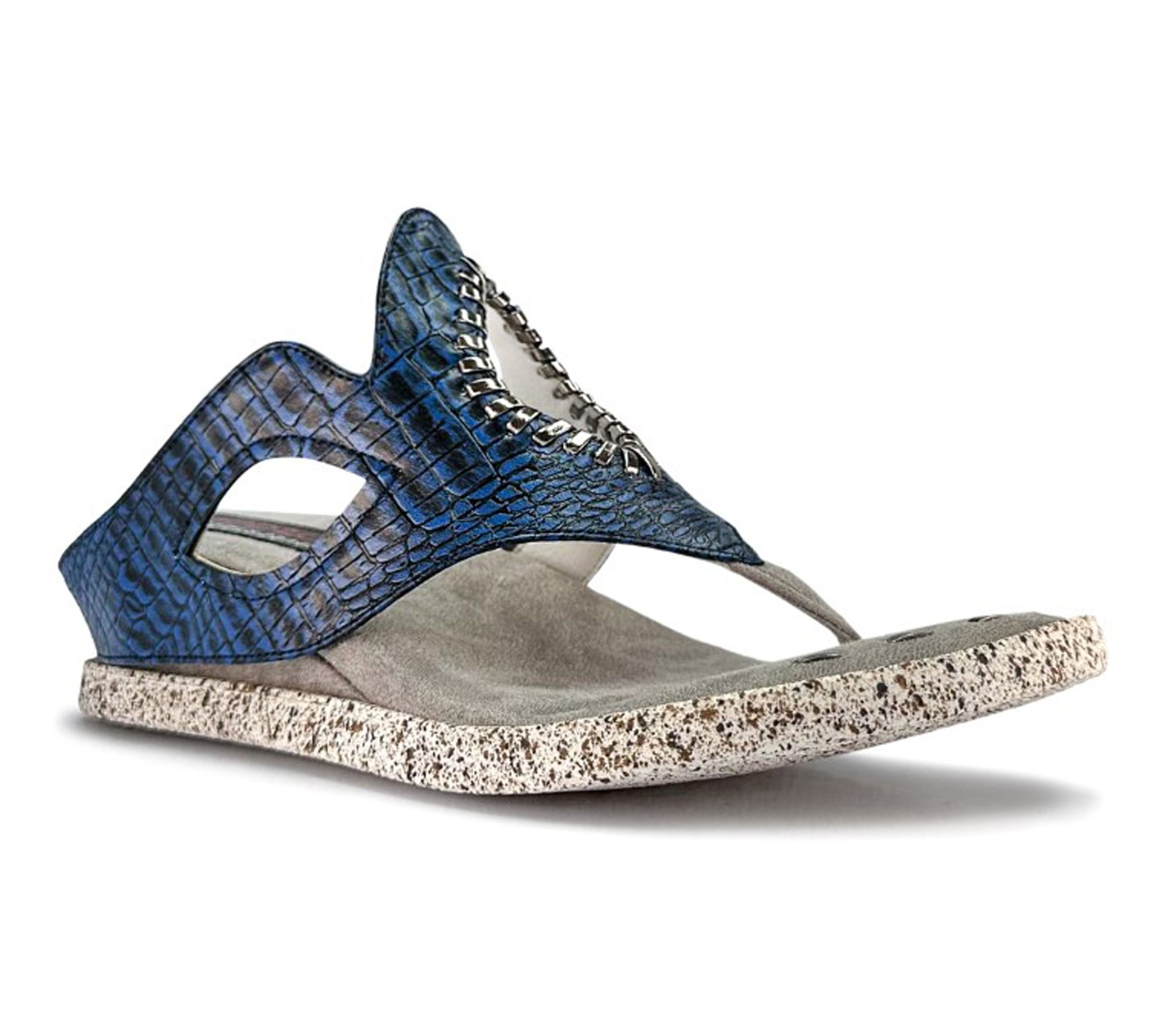 Modzori Lirah Reversible Wedge Sandal - Navy Flips to White - QVC.com