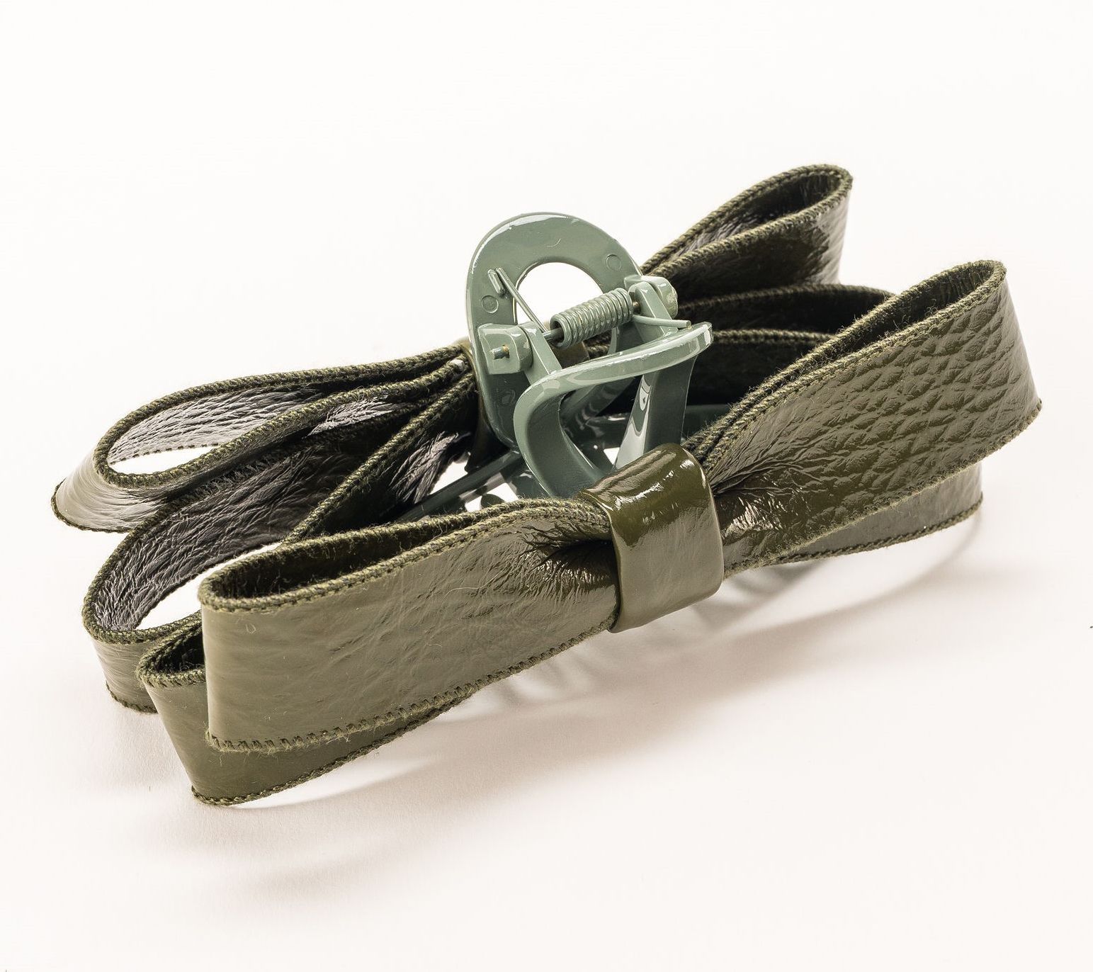 Violet & Brooks Paige Faux Patent Leather Bow Claw Clip