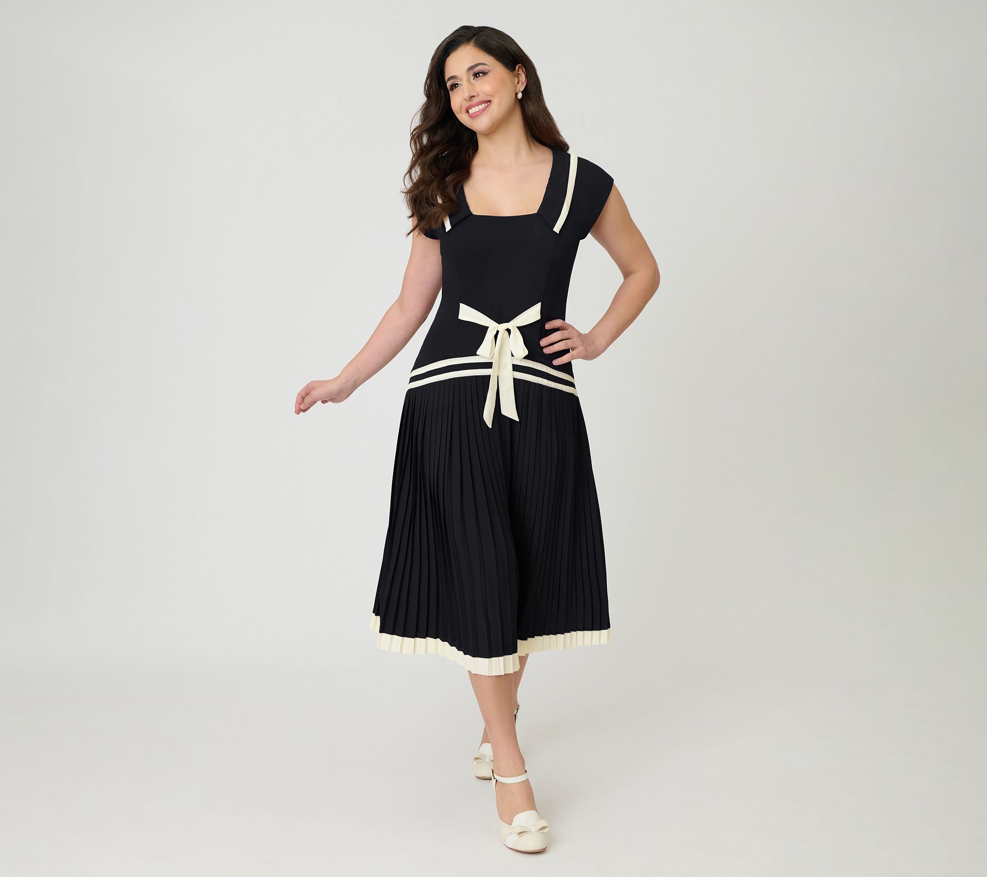 Unique Vintage Black Pleated Flapper Day Dress