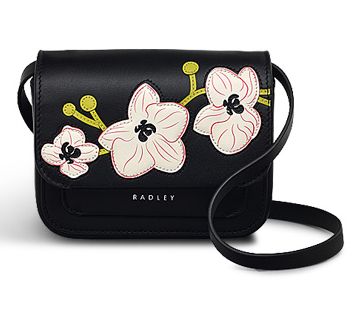 英国発【RADLEY】Lunar New Year 2025 二つ折り 折たたみ財布 英国発【RADLEY】Lunar New Year 2025 二つ折り 折たたみ財布 Ω