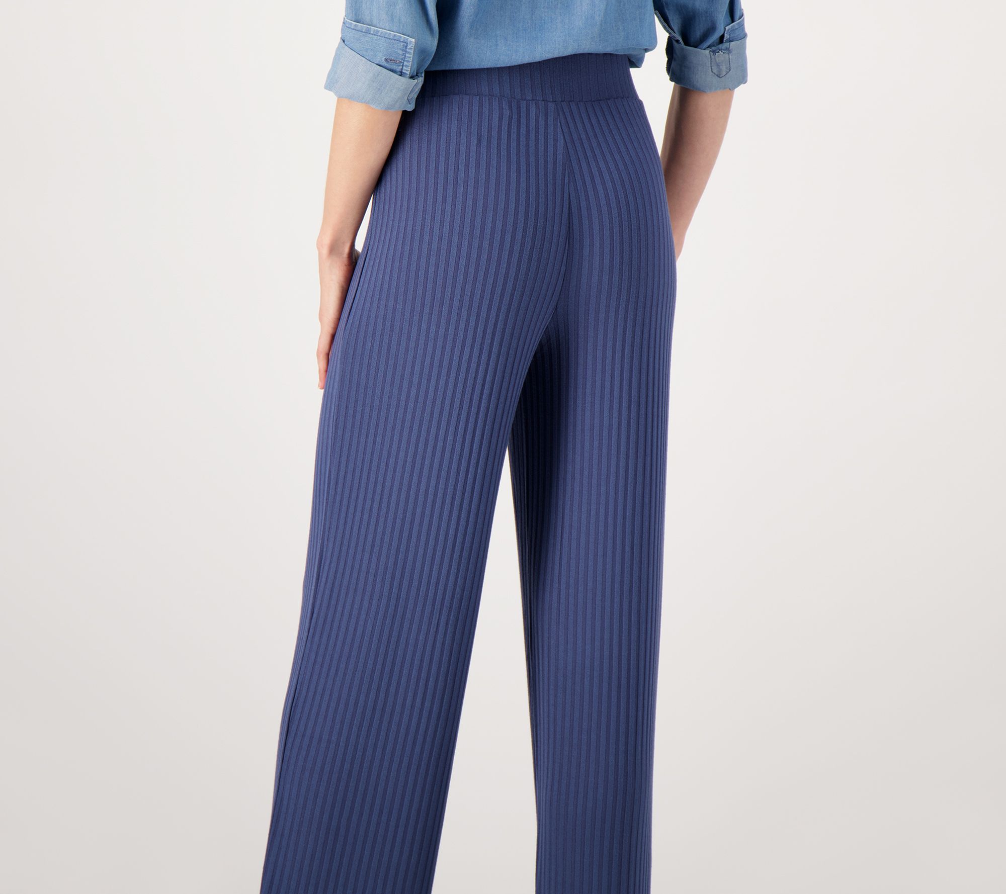 Downtime Wide Leg Lounge Pant – finishing touches