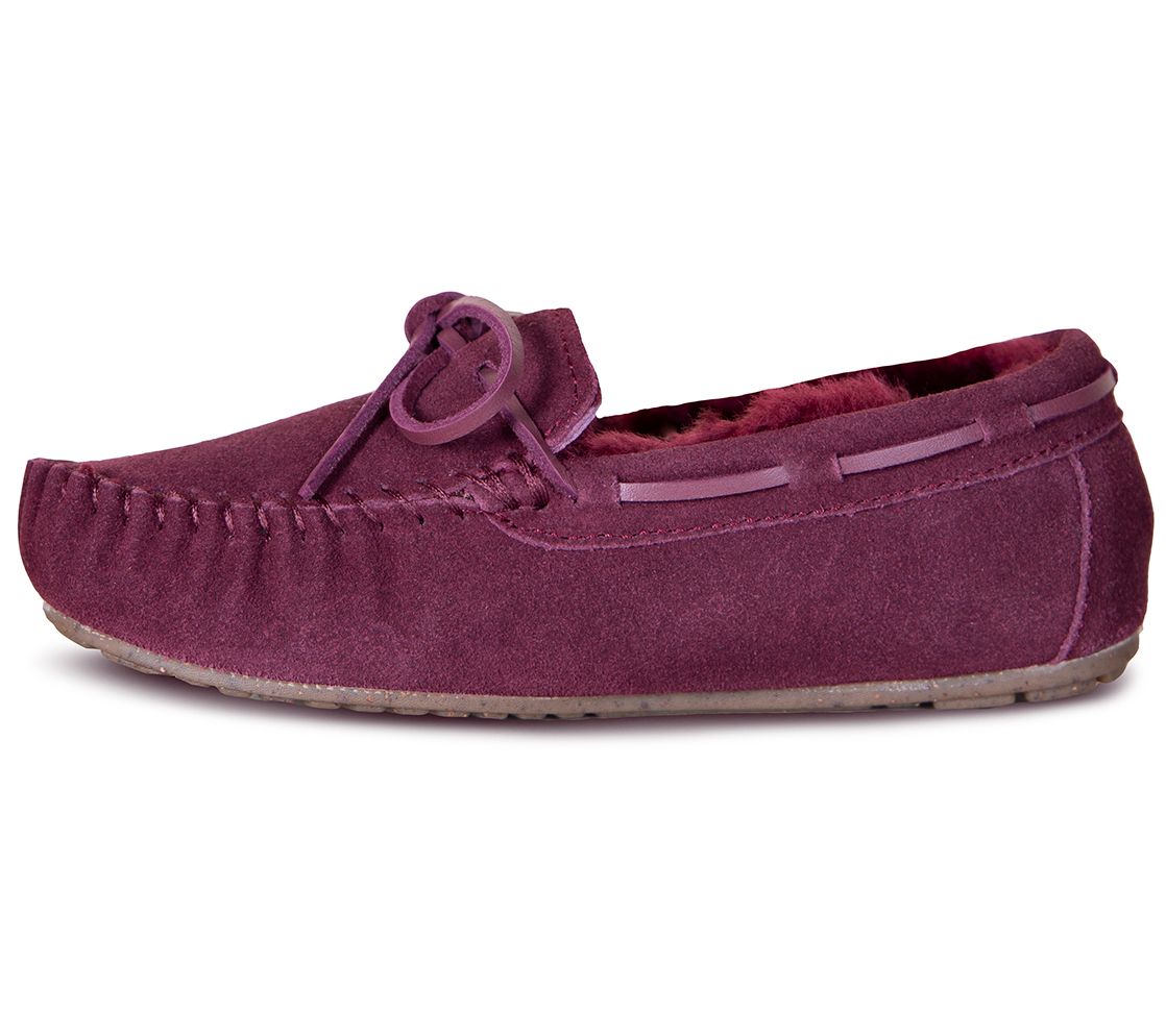 Cloud Nine Sheepskin Women's Sheepskin Moccasin2