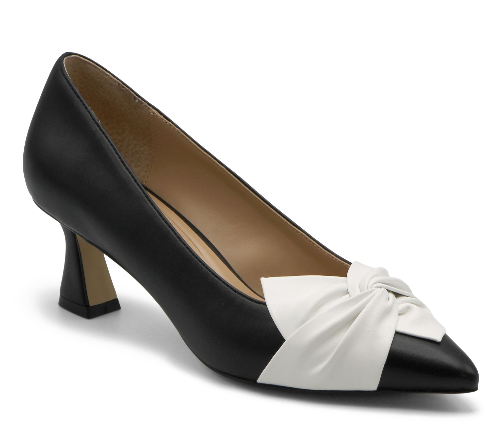 Charles by Charles David Avril Tapered Heel Pum p