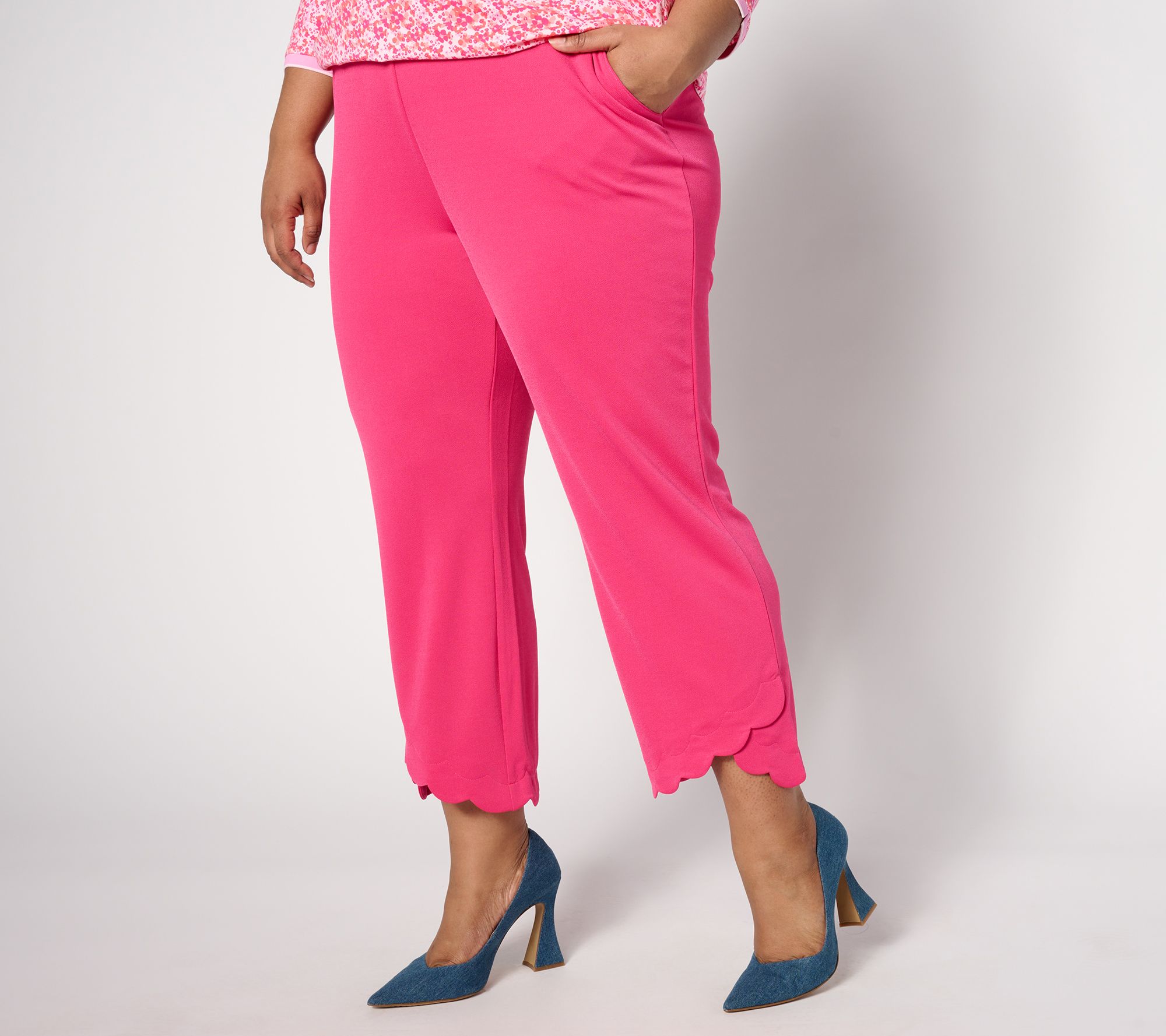 "As Is" Isaac Mizrahi Live! Regular Pebble Knit Scallop Edge Crop Pants