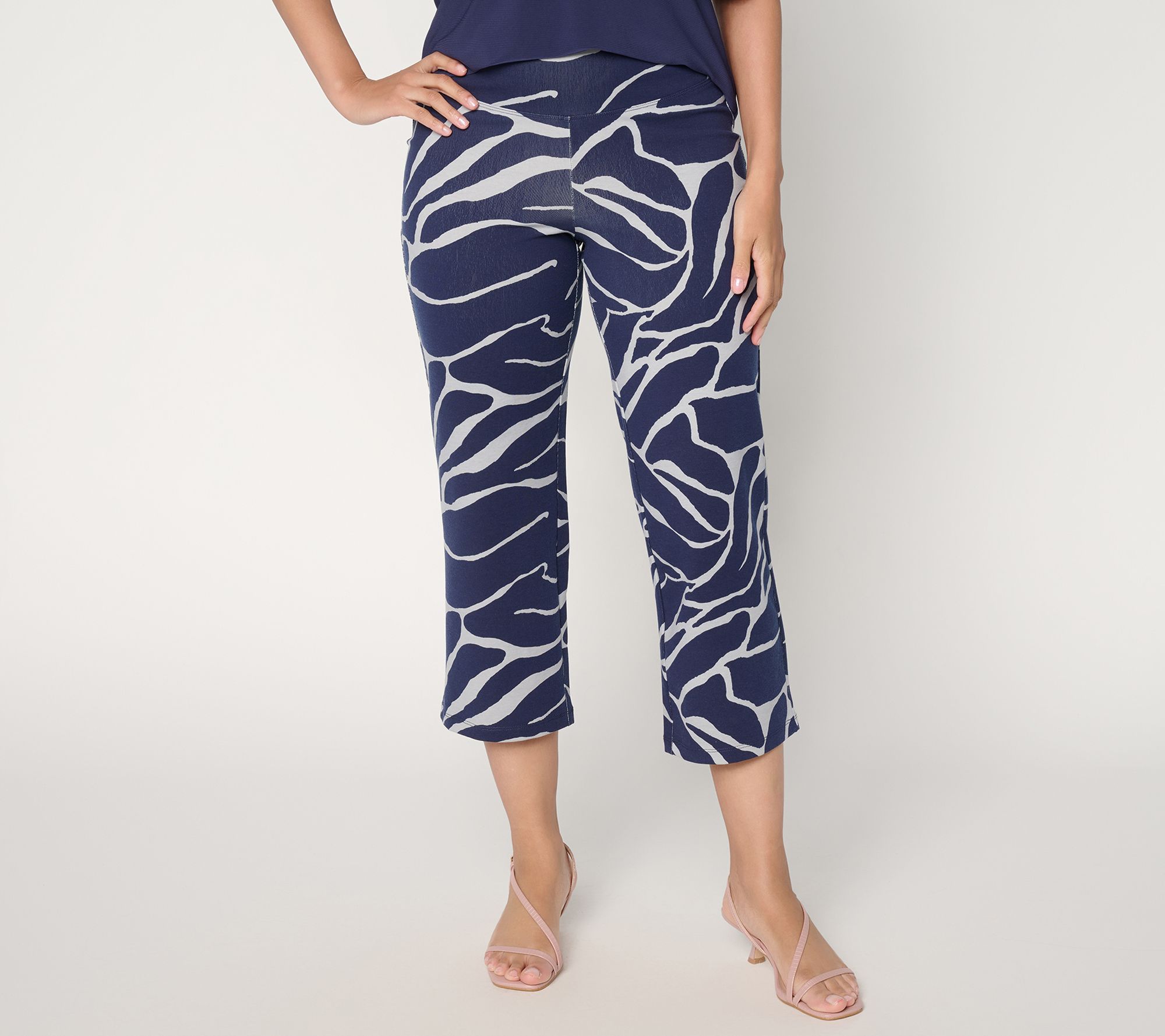 Women with Control Regular Printed Knit Crop Chic Contour Pant