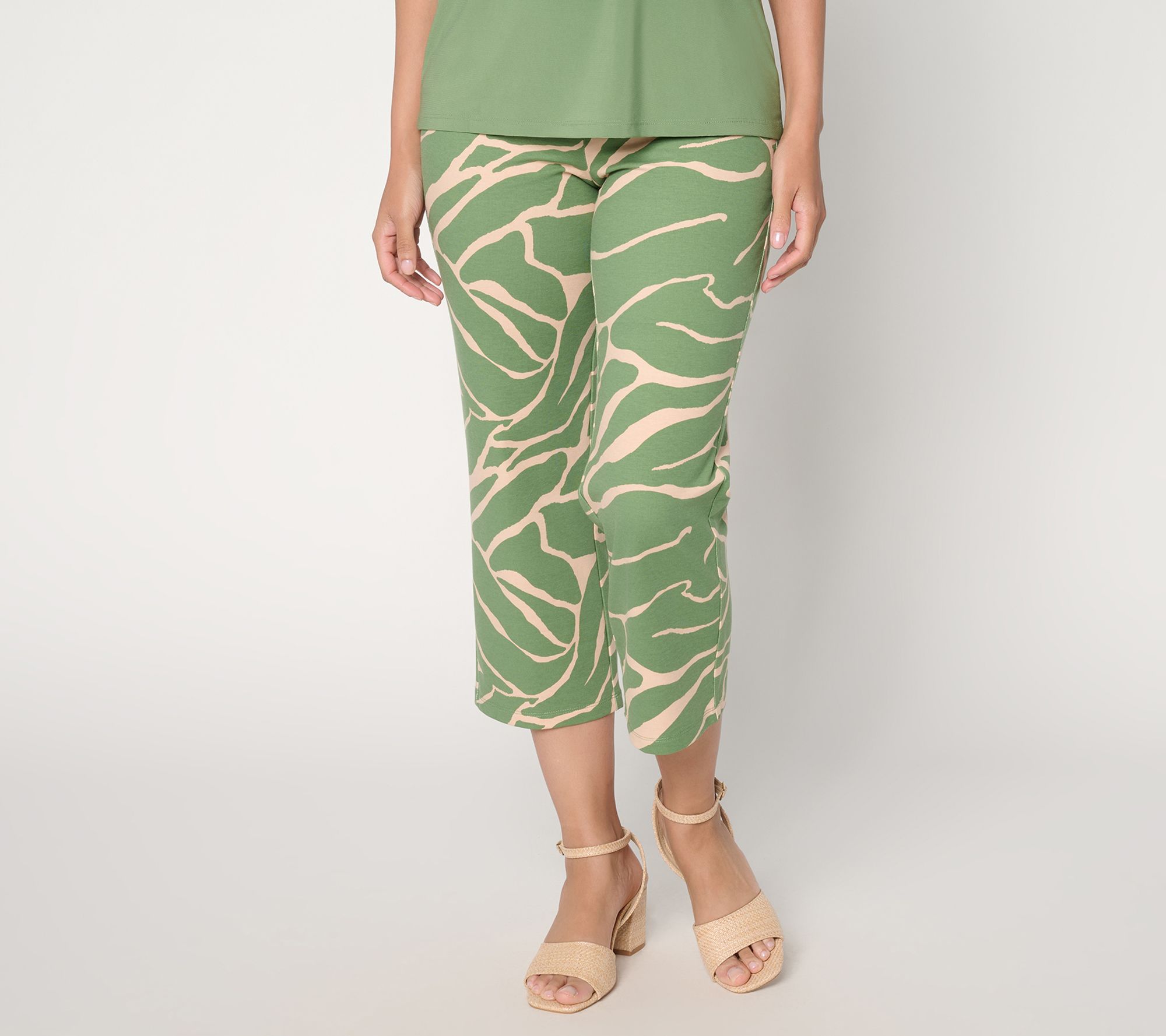 Women with Control Tall Printed Knit Crop Chic Contour Pant