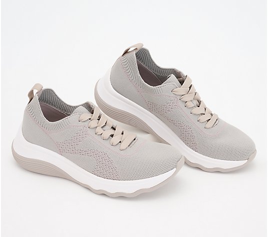 Clarks Cloudsteppers Lace-Up Sneaker - Circuit Tie - QVC.com