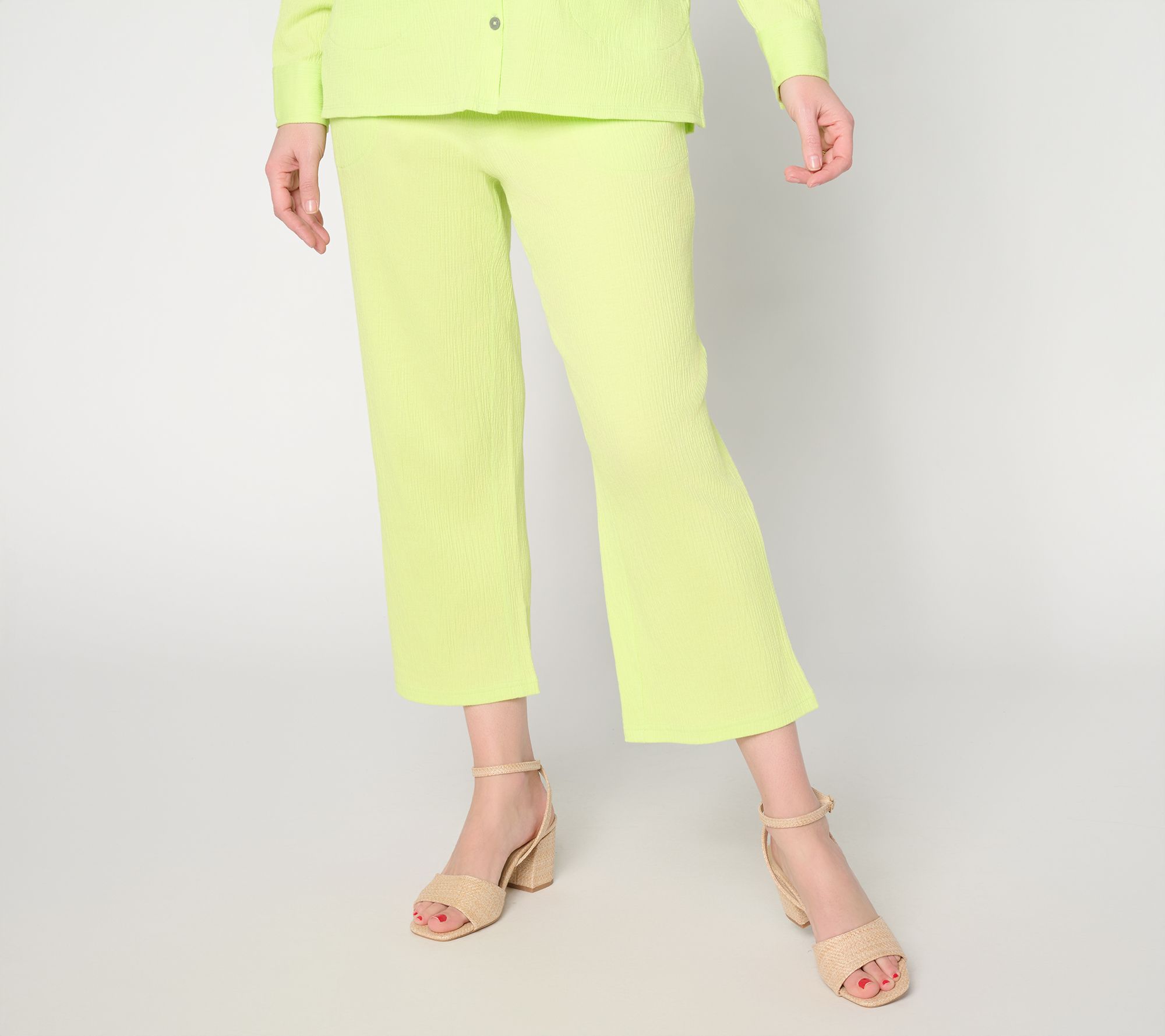 Belle by Kim Gravel Petite Packabelle Solid Cropped Relaxed Pant
