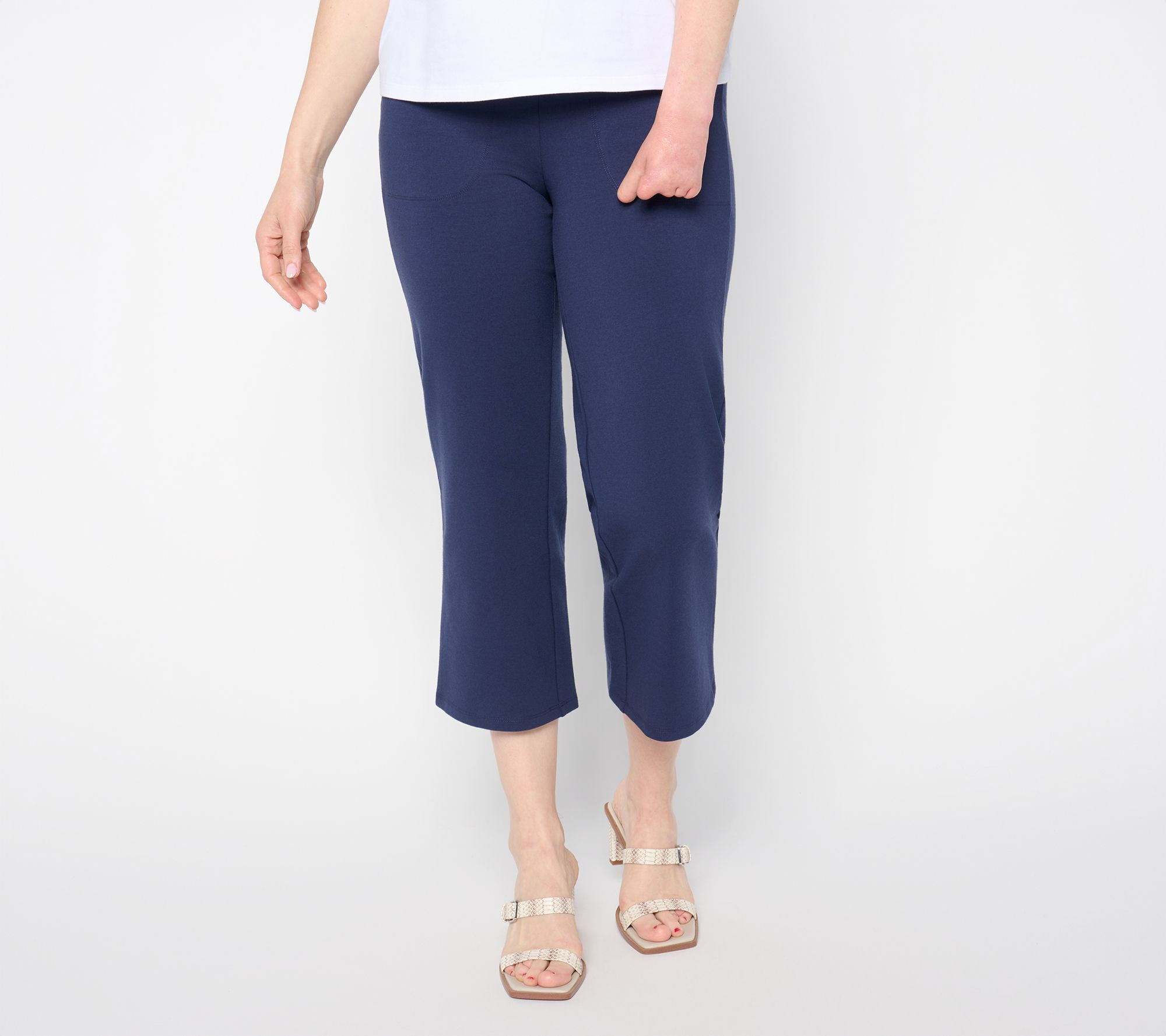 Women with Control Regular 86/14 Relaxed Straight Leg Crop Icon Pant